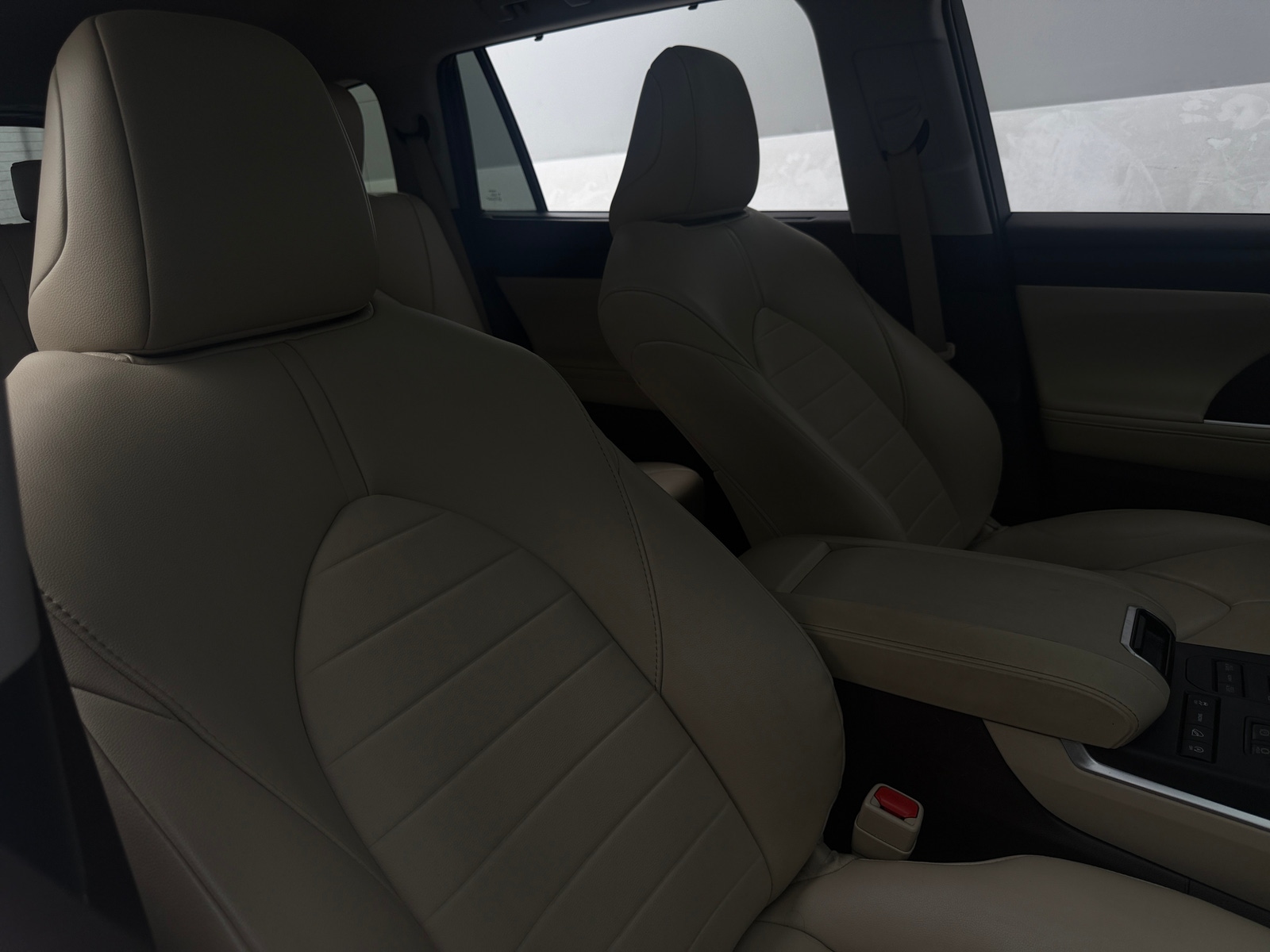 Thumbnail: 2021 Toyota Highlander - 2