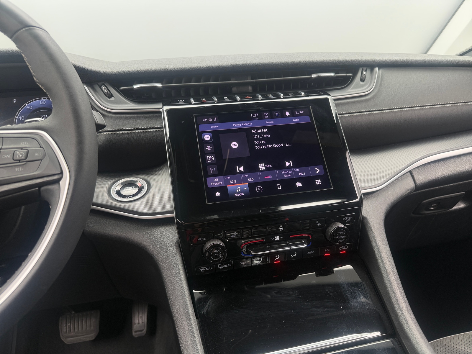 Thumbnail: 2025 Jeep Grand Cherokee - 3