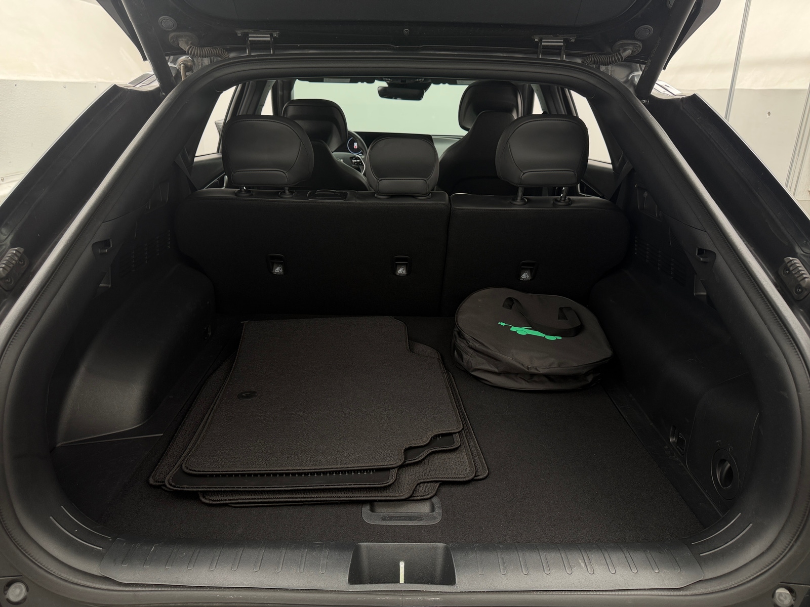 Thumbnail: 2024 Kia EV6 - 6