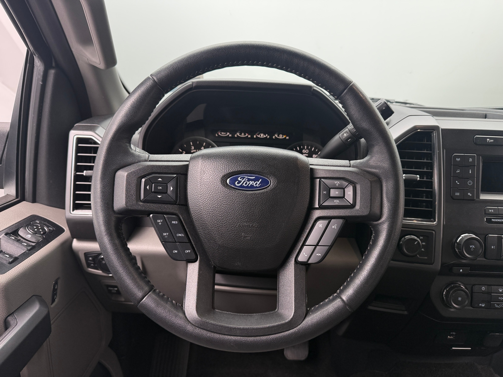 Thumbnail: 2018 Ford Econoline - 5
