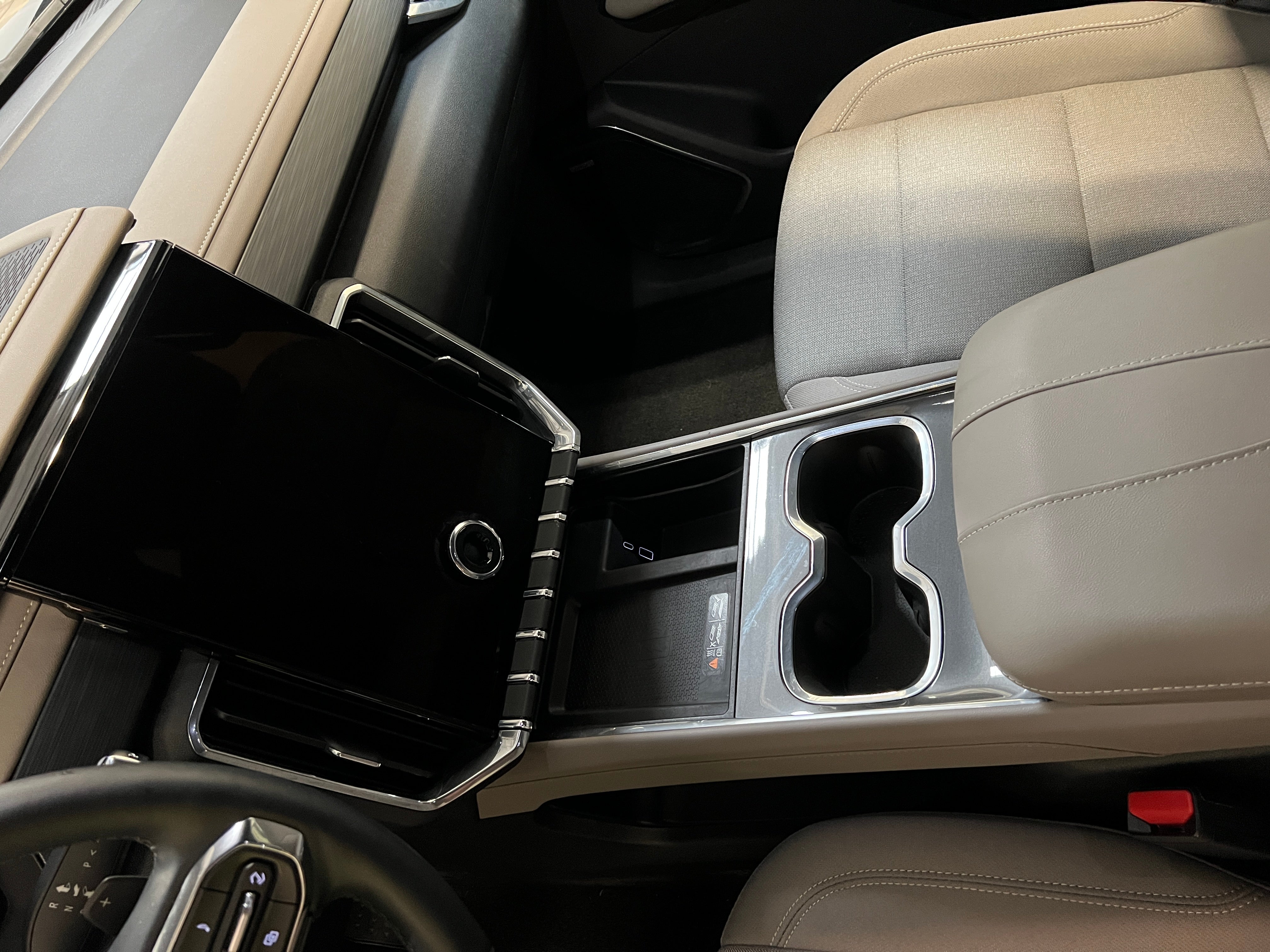 2026 GMC Acadia Elevation - Photo 9