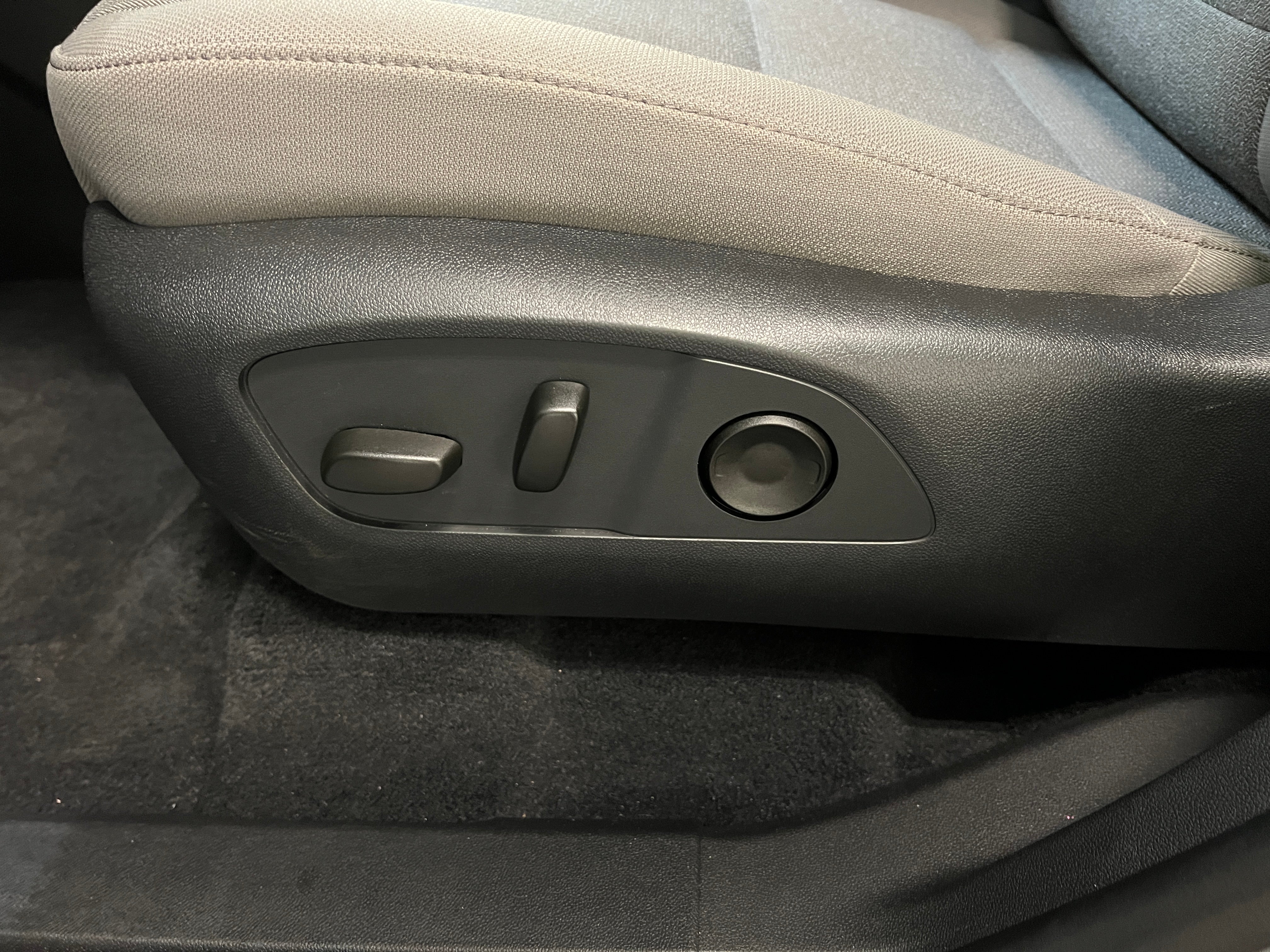 2026 GMC Acadia Elevation - Photo 16