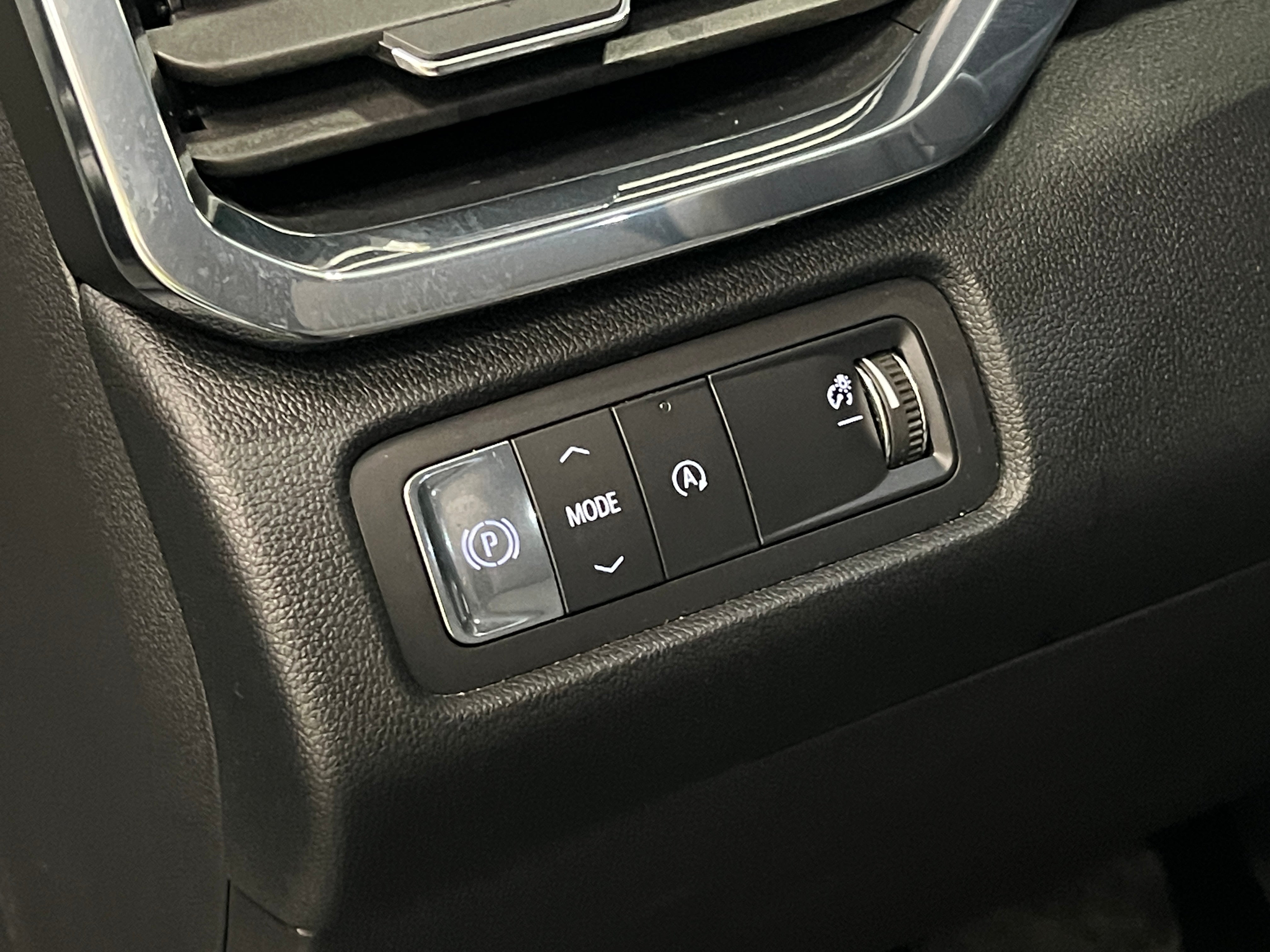2026 GMC Acadia Elevation - Photo 17