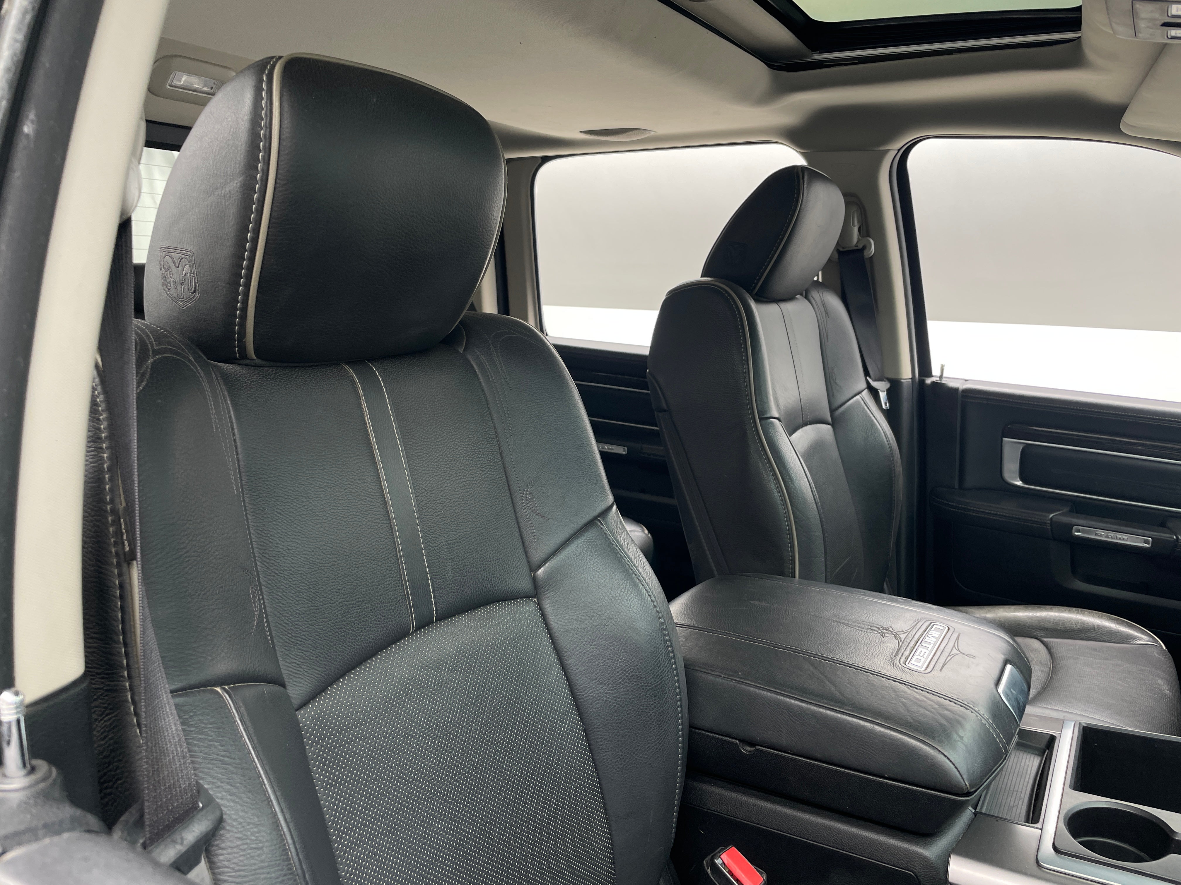2015 RAM 1500 Pickup Laramie Limited