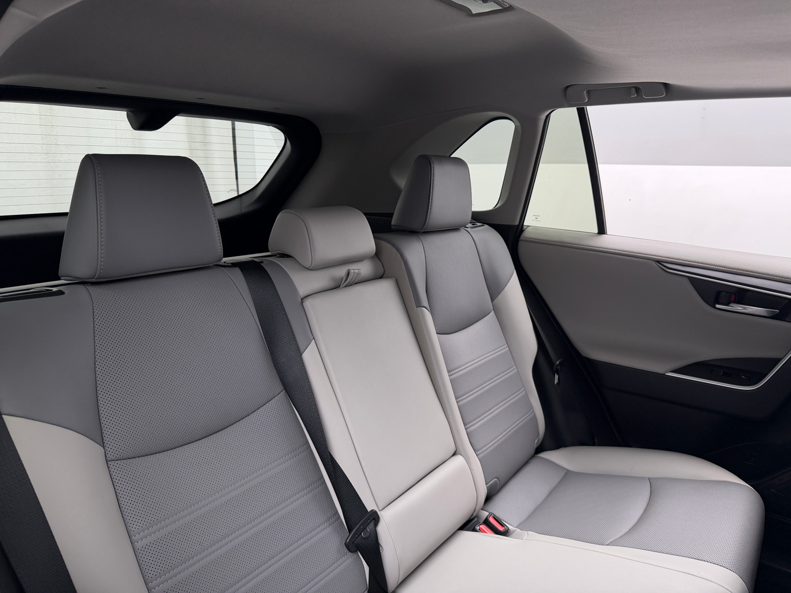 Thumbnail: 2020 Toyota RAV4 - 6