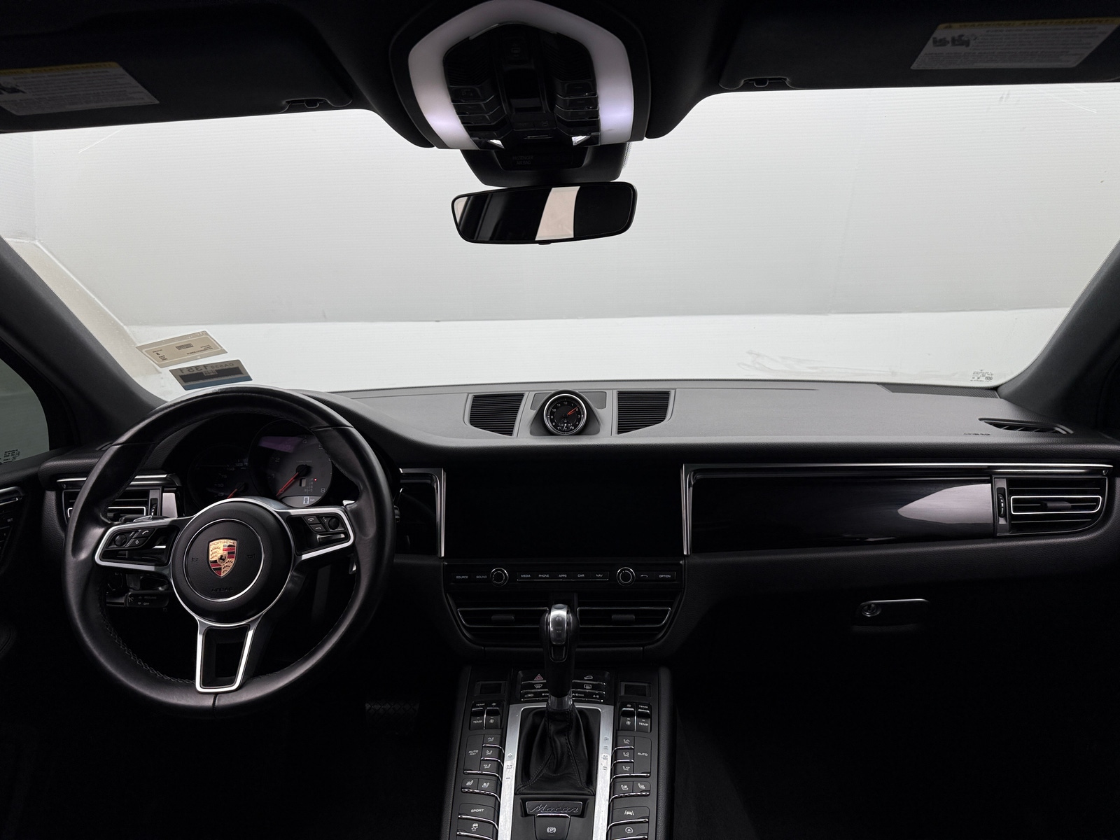 Thumbnail: 2020 Porsche Macan - 3