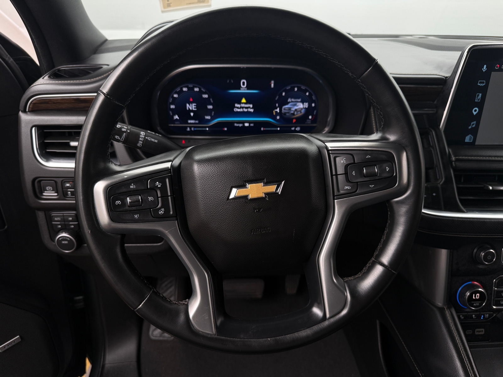 Thumbnail: 2023 Chevrolet Suburban - 4