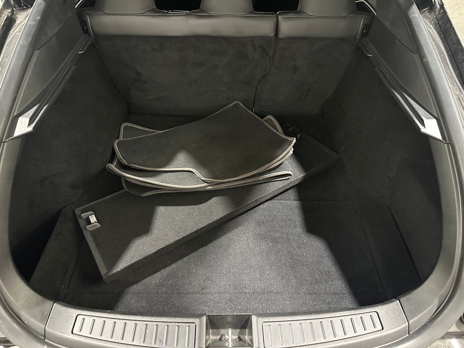 Thumbnail: 2019 Tesla Model S - 6