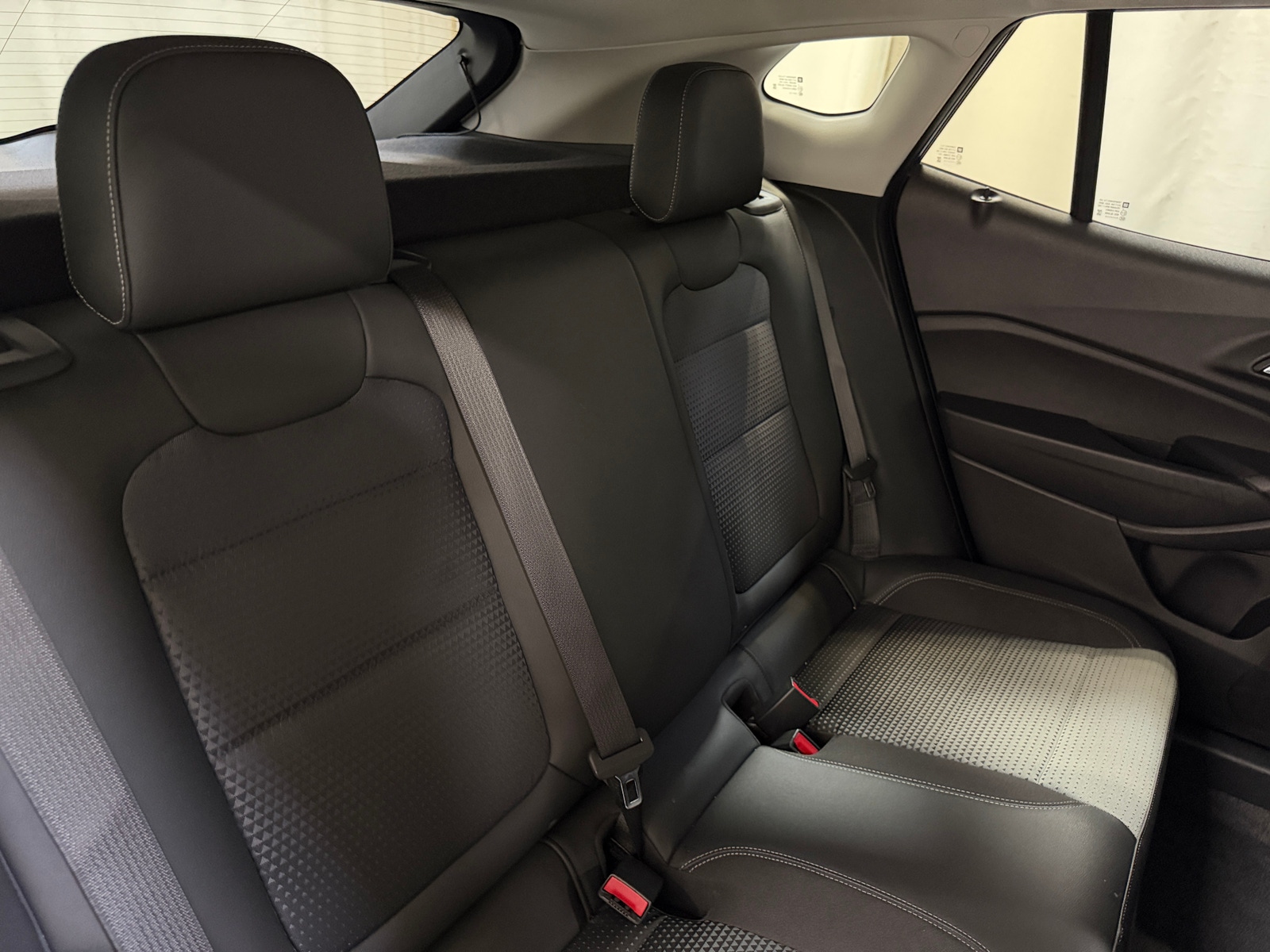 Thumbnail: 2025 Chevrolet Trax - 5