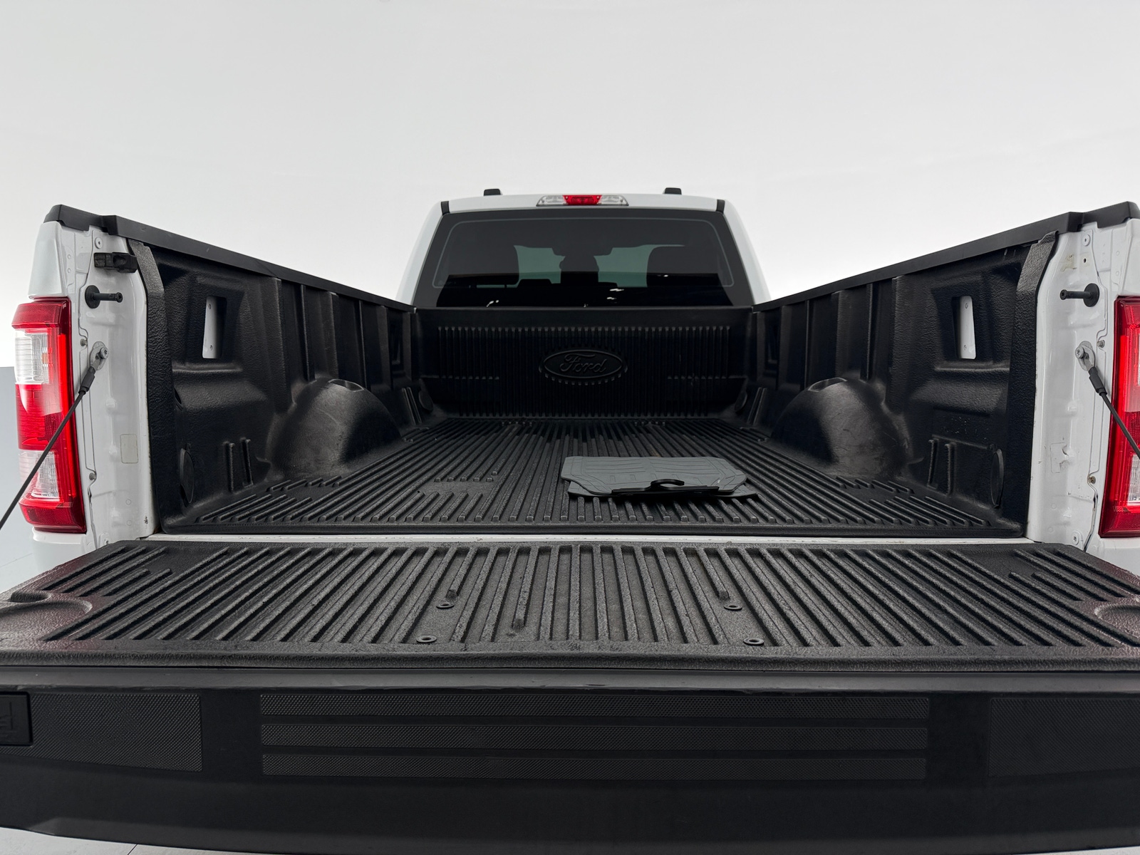 Thumbnail: 2022 Ford Econoline - 6