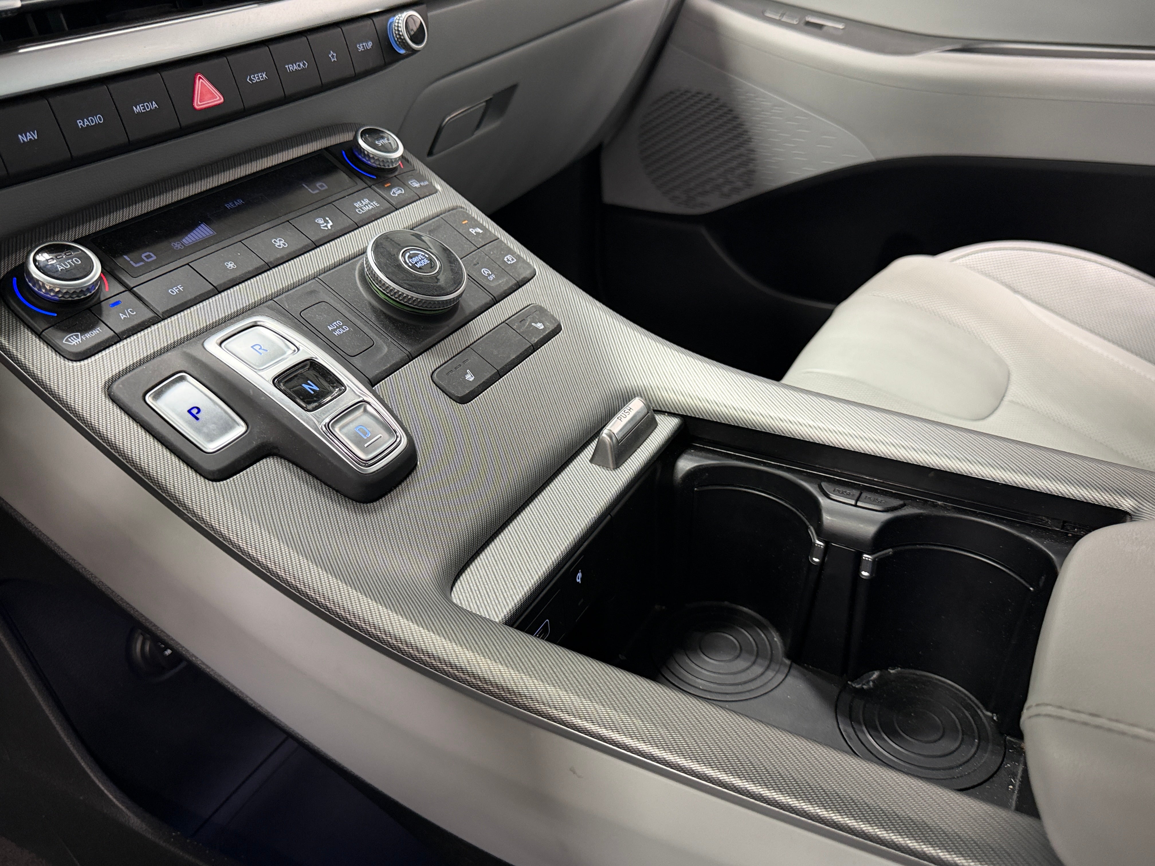 2025 Hyundai Palisade SEL - Photo 9