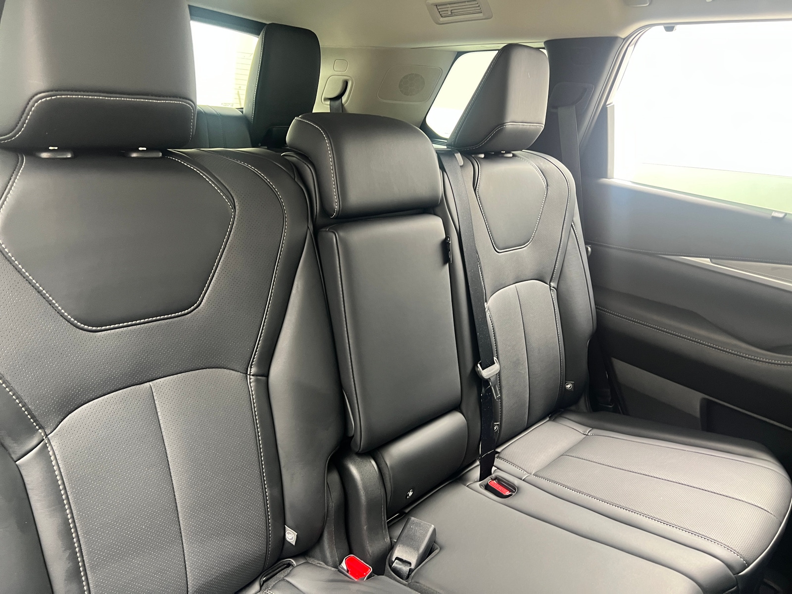 Thumbnail: 2026 INFINITI QX60 - 5