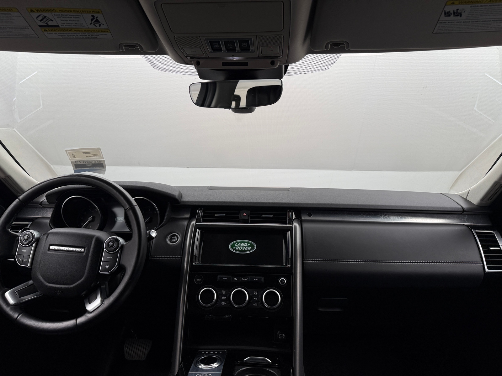 Thumbnail: 2017 Land Rover Discovery - 2
