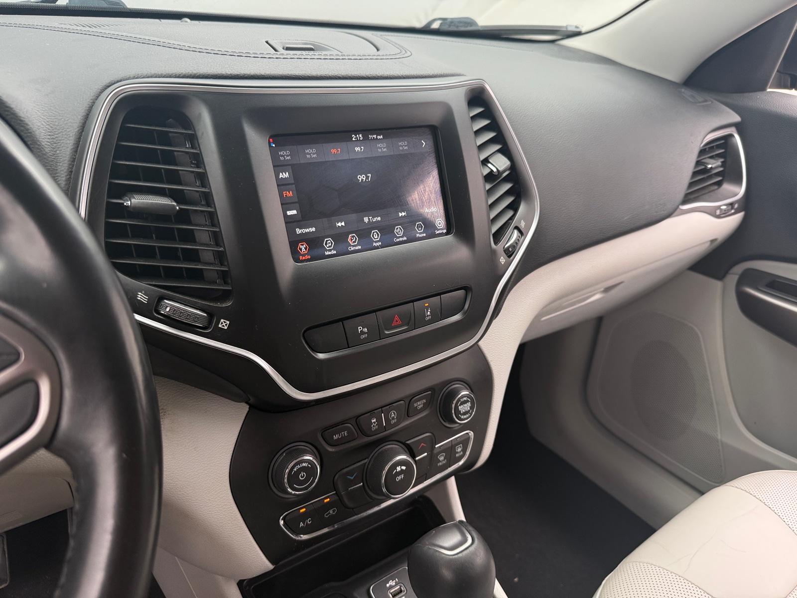 Thumbnail: 2020 Jeep Cherokee - 3