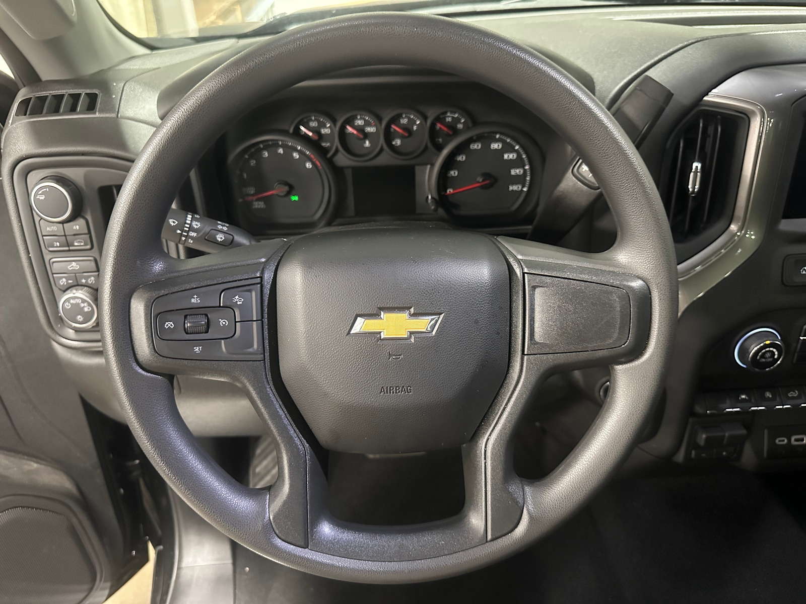Thumbnail: 2025 Chevrolet Silverado 1500 - 5