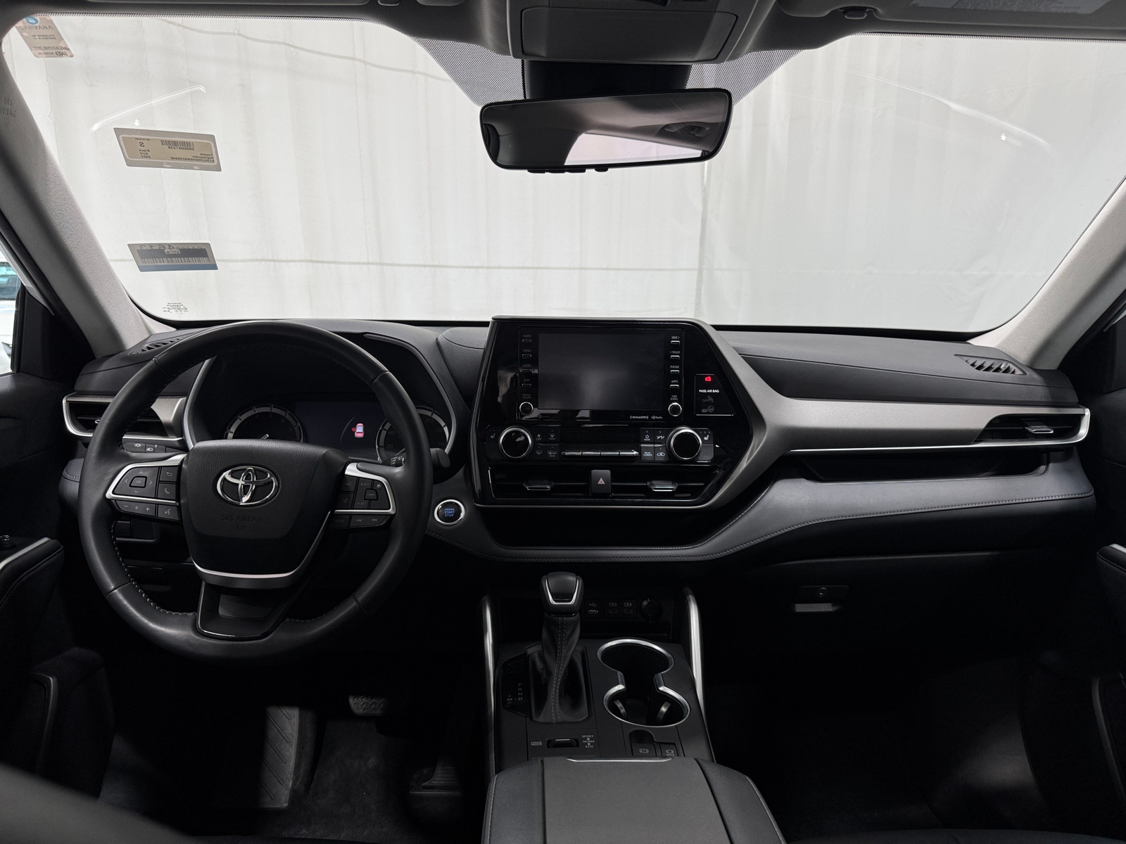 Thumbnail: 2022 Toyota Highlander - 3