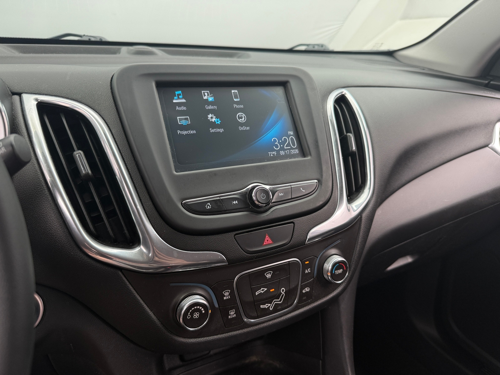 Thumbnail: 2018 Chevrolet Equinox - 4