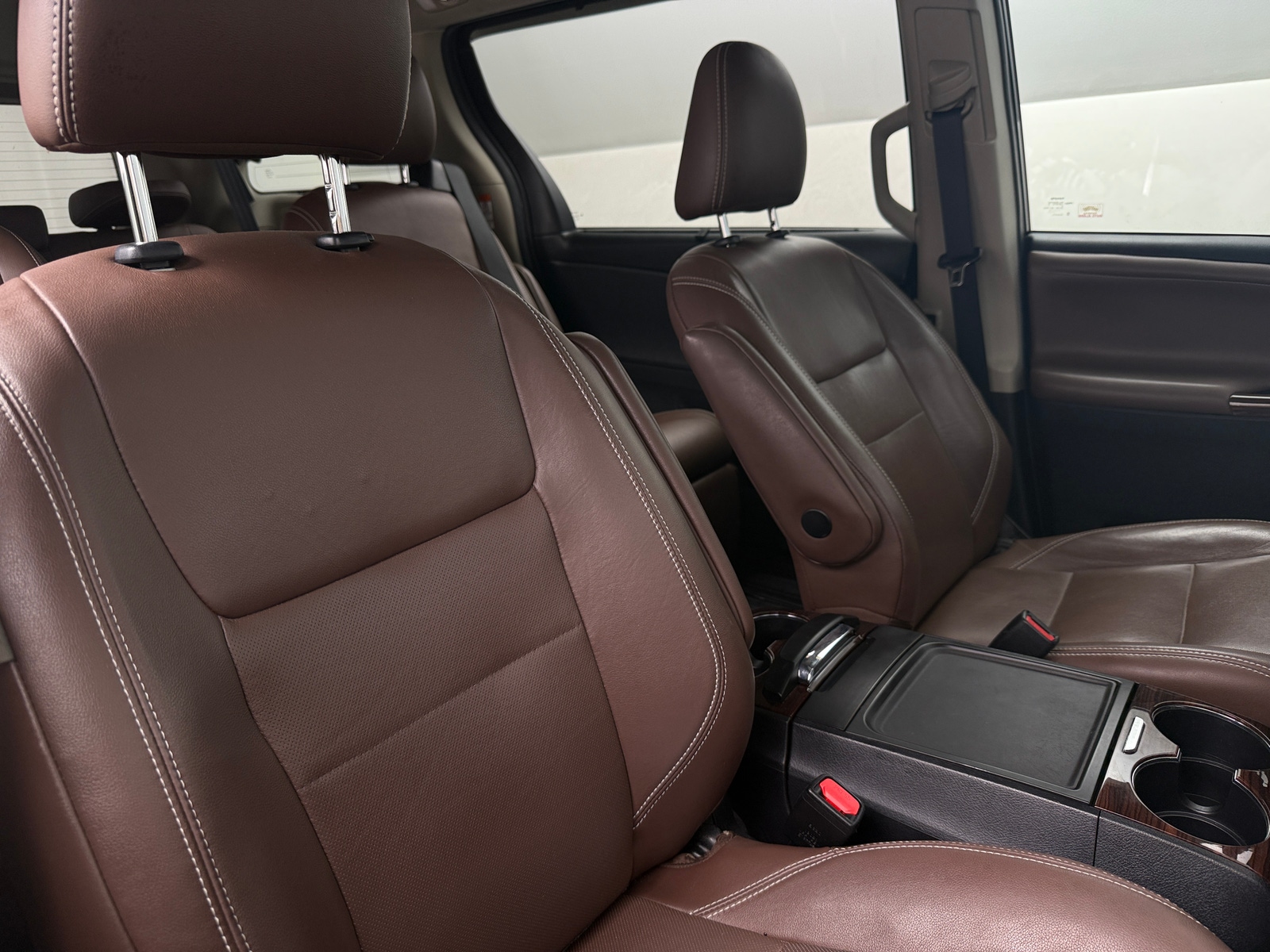 Thumbnail: 2020 Toyota Sienna - 2