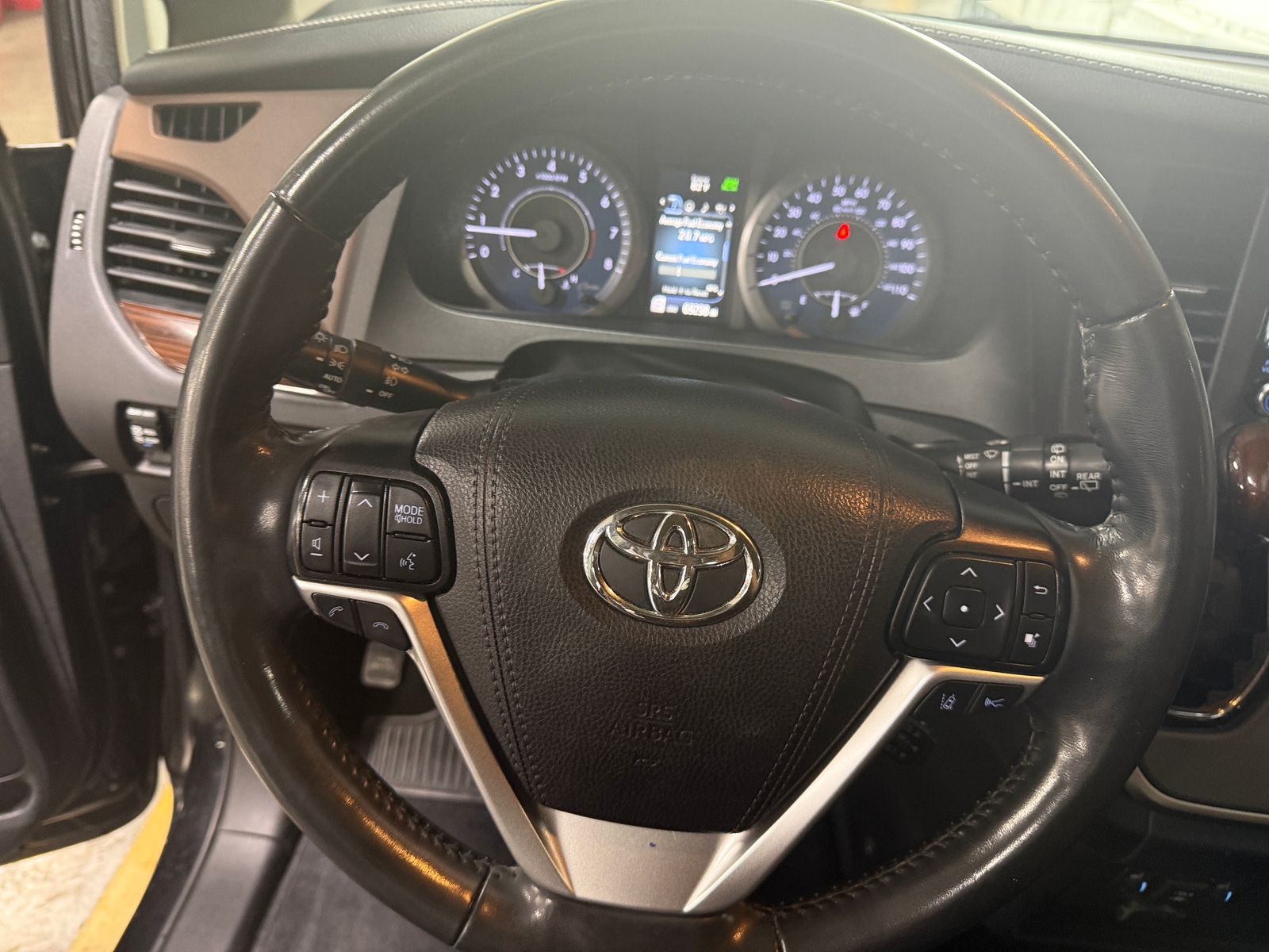 Thumbnail: 2020 Toyota Sienna - 5