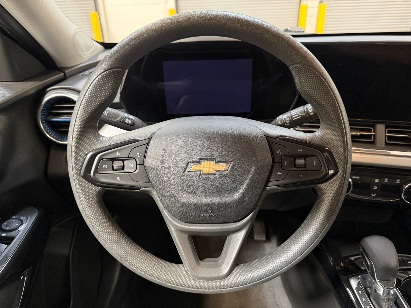 Thumbnail: 2025 Chevrolet Trax - 4