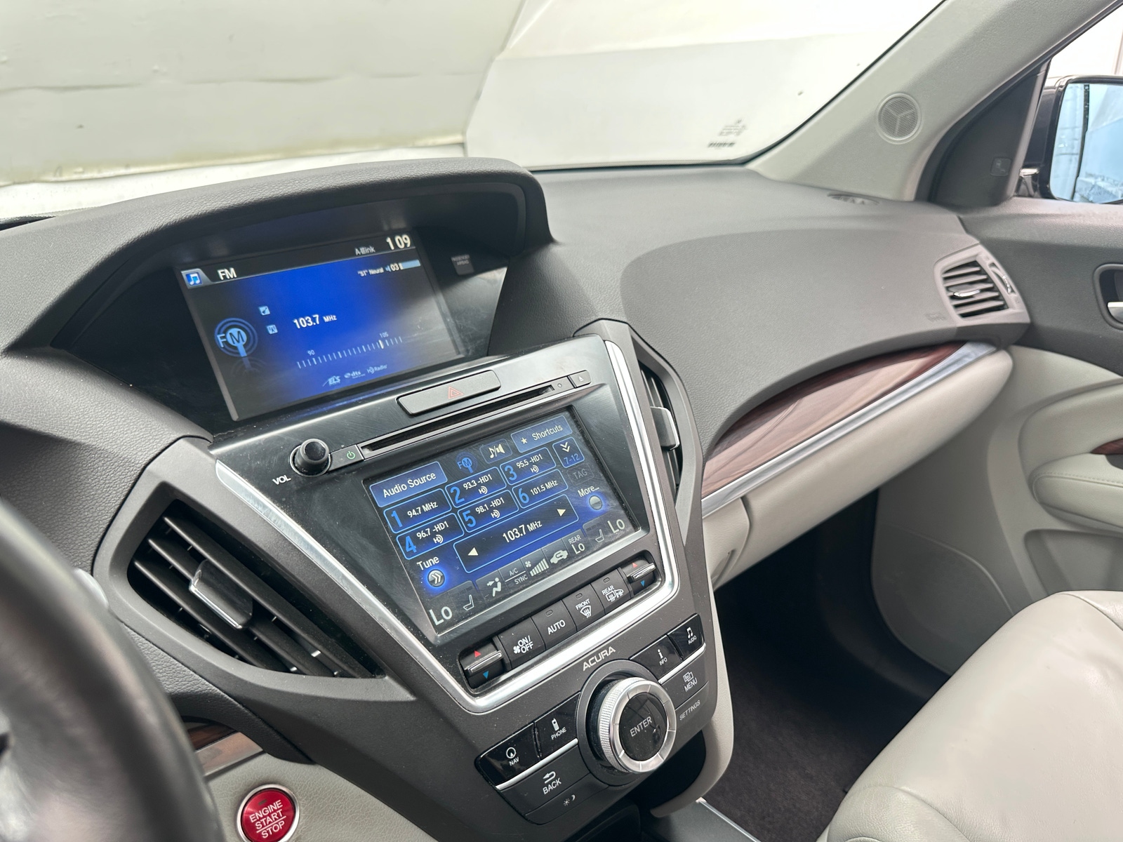 Thumbnail: 2016 Acura MDX - 3