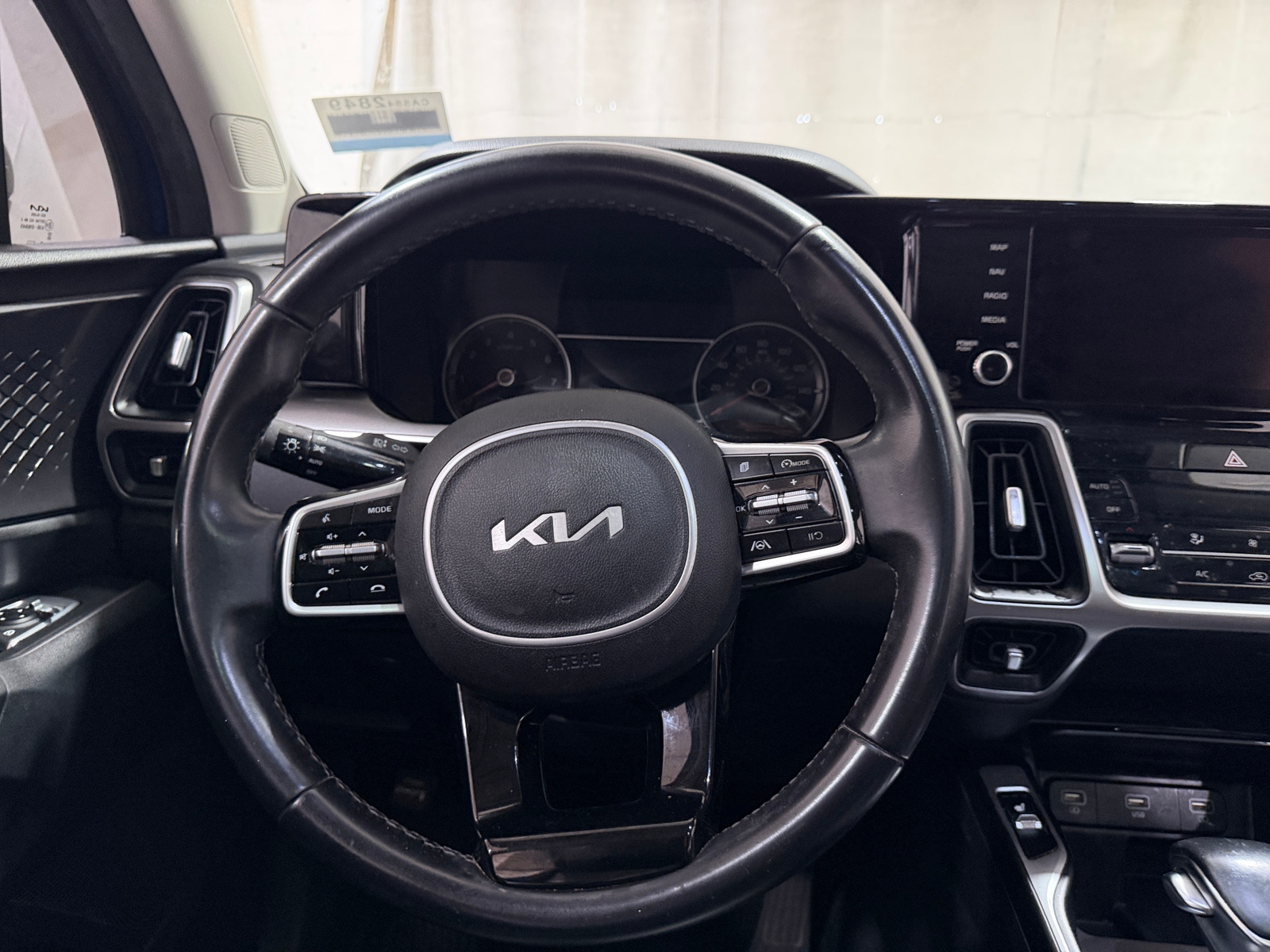 Thumbnail: 2022 Kia Sorento - 4