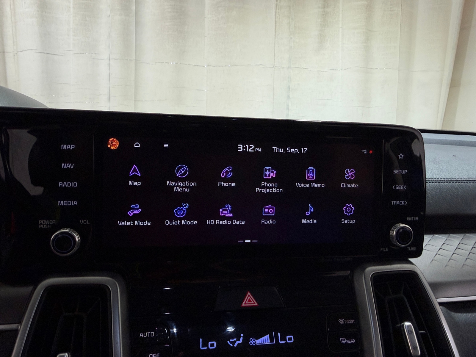 Thumbnail: 2022 Kia Sorento - 3