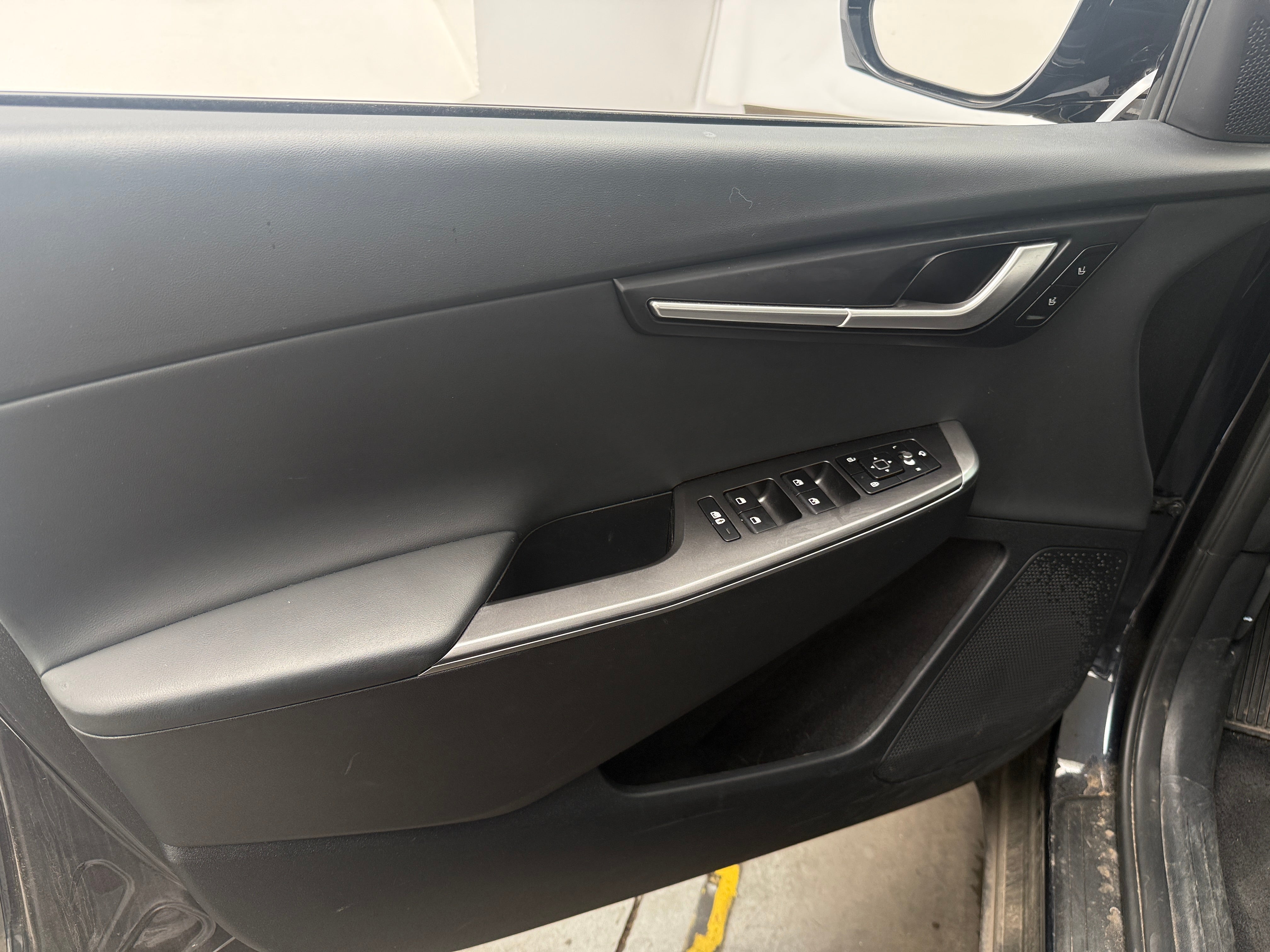 Used 2024 Kia EV6 Light L/R with VIN KNDC3DLC3R5196324 for sale in Auburn, WA
