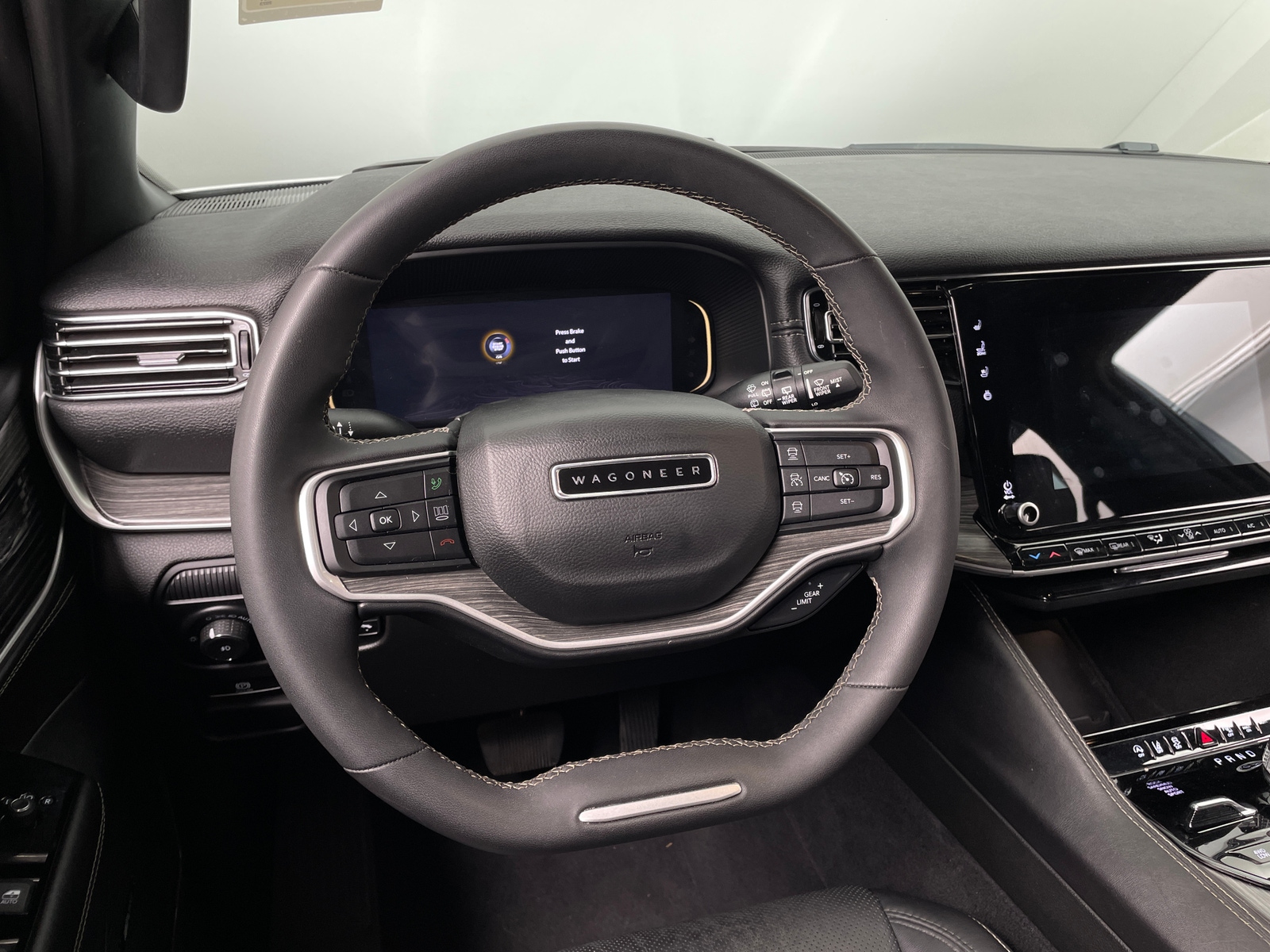 Thumbnail: 2023 Jeep Wagoneer - 4
