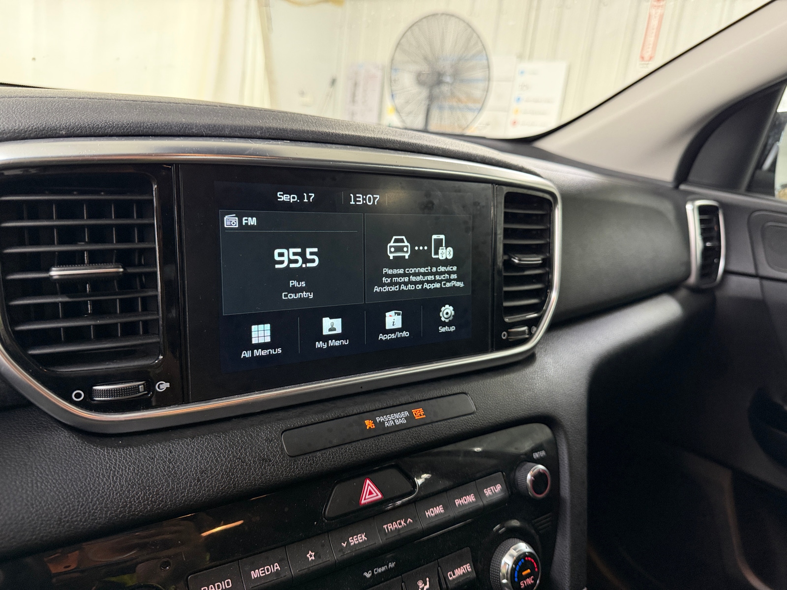 Thumbnail: 2020 Kia Sportage - 3
