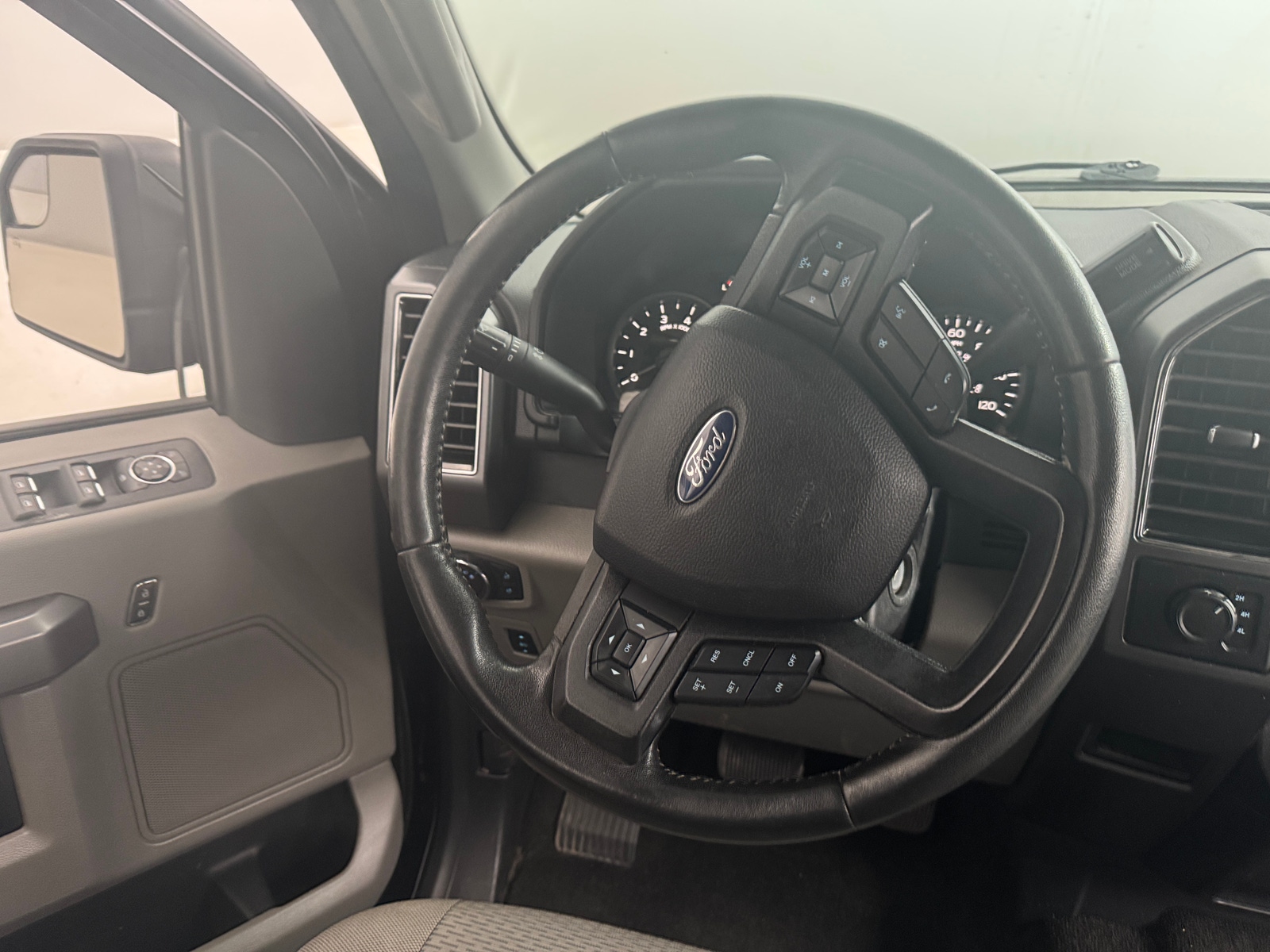 Thumbnail: 2020 Ford Econoline - 5