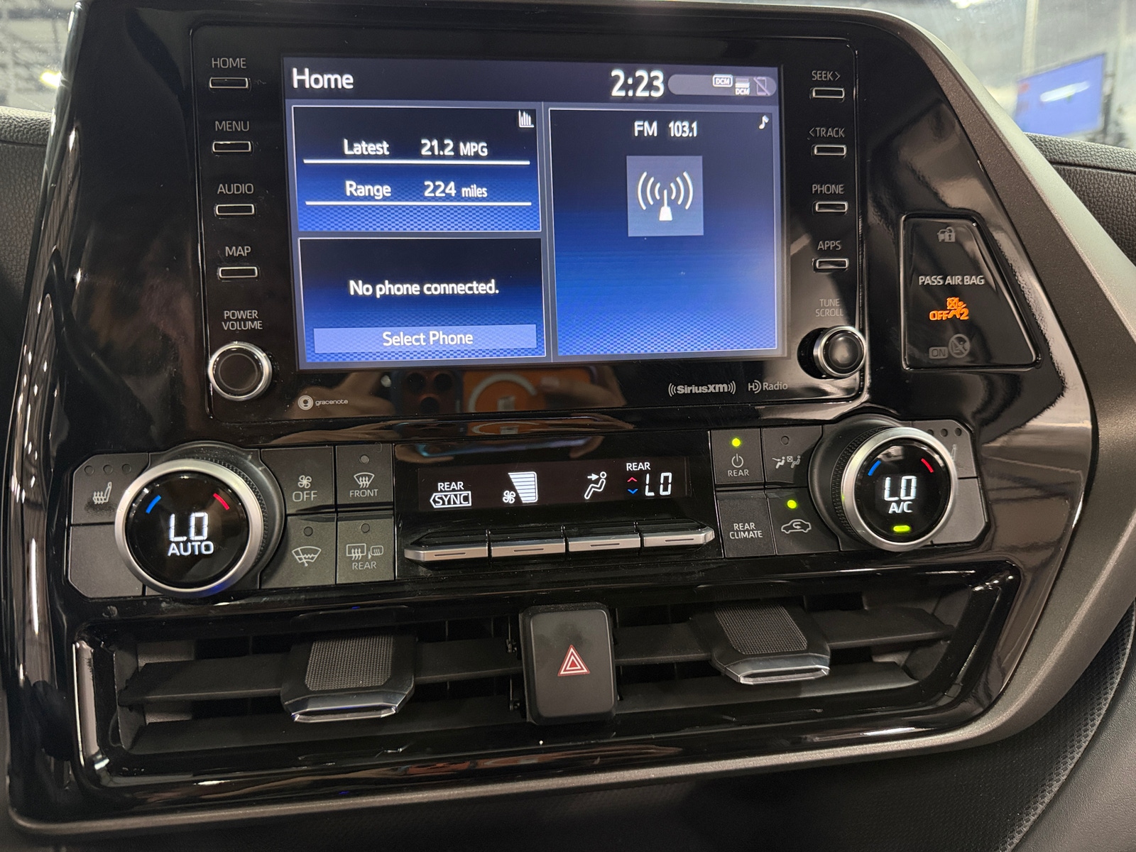 Thumbnail: 2021 Toyota Highlander - 4