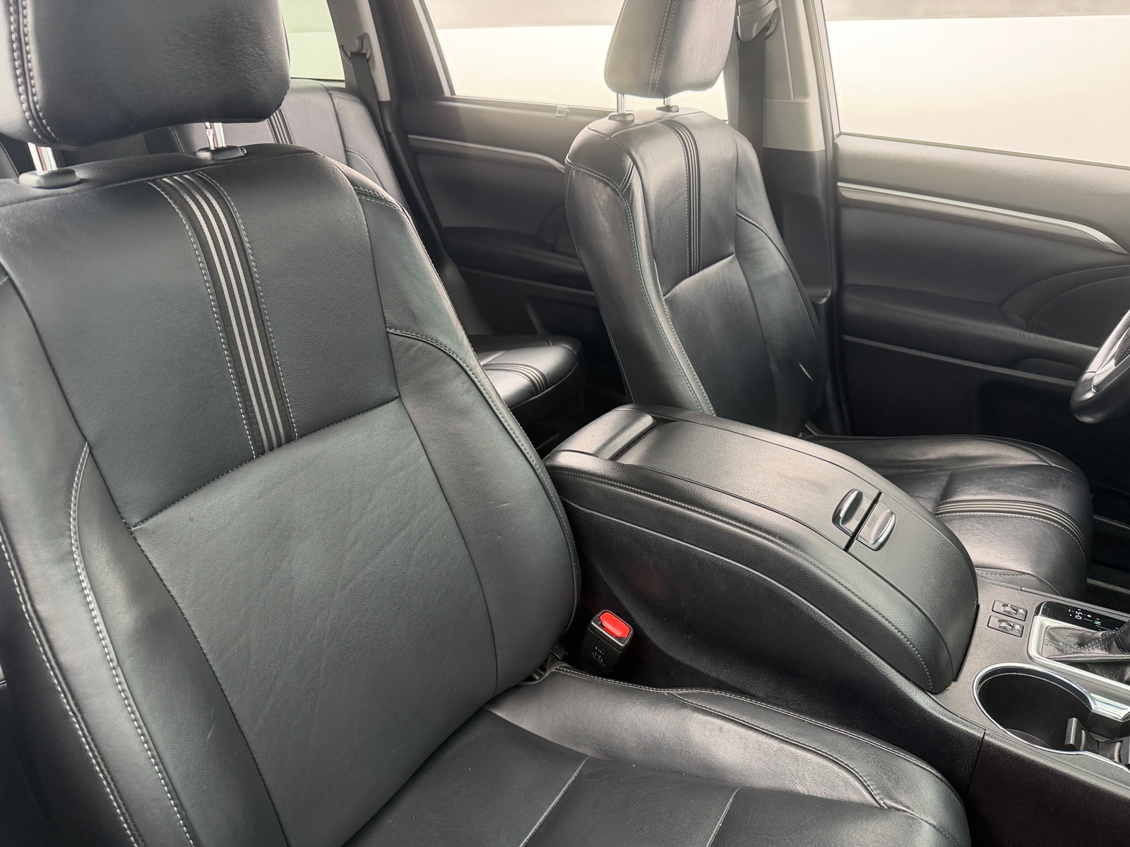 Thumbnail: 2018 Toyota Highlander - 2