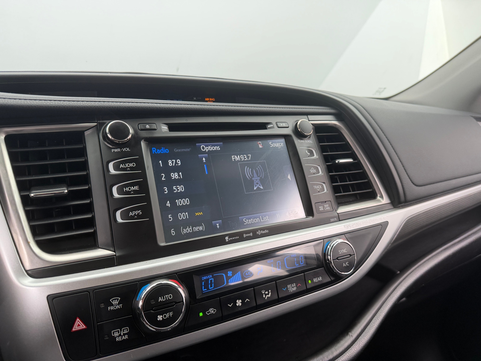 Thumbnail: 2018 Toyota Highlander - 4