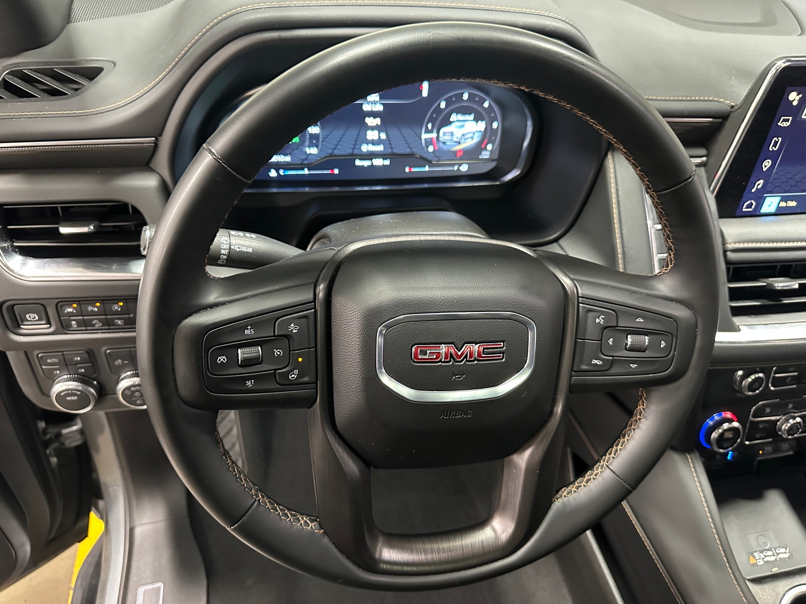 Thumbnail: 2024 GMC Yukon - 4