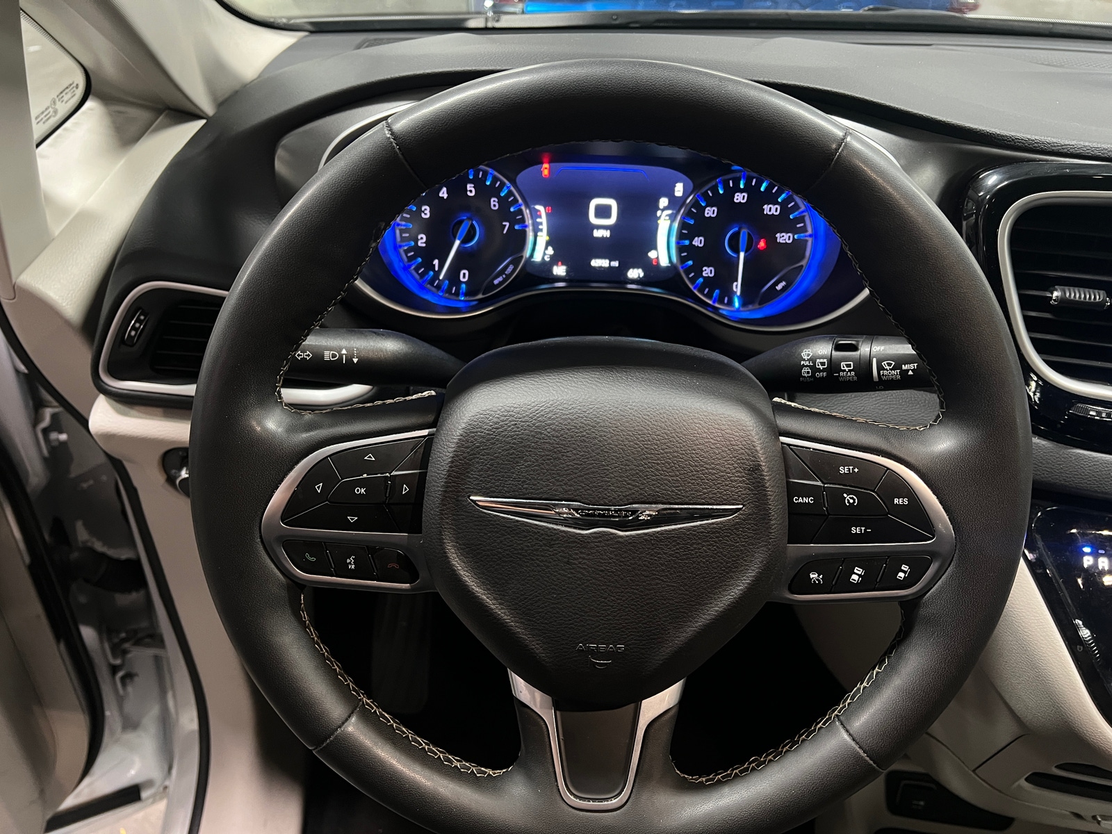 Thumbnail: 2024 Chrysler Pacifica - 4