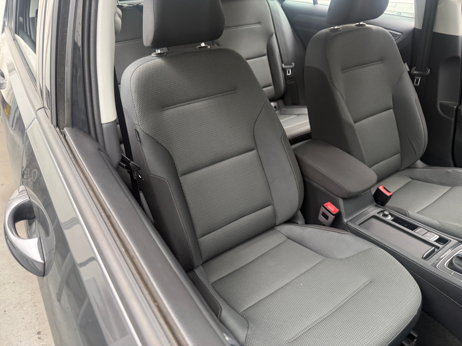 Thumbnail: 2019 Volkswagen e-Golf - 2