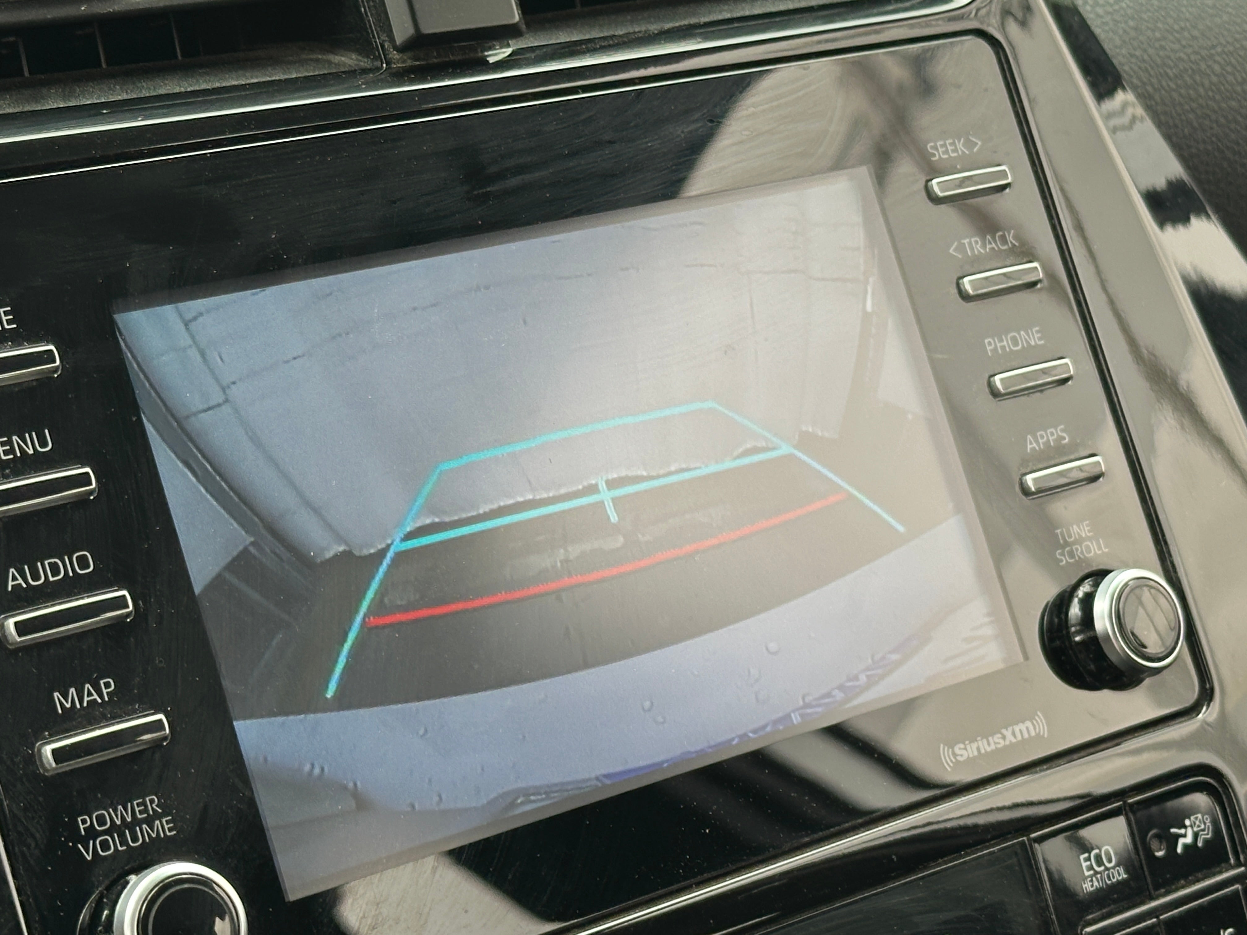 2022 Toyota Prius L Eco - Photo 11
