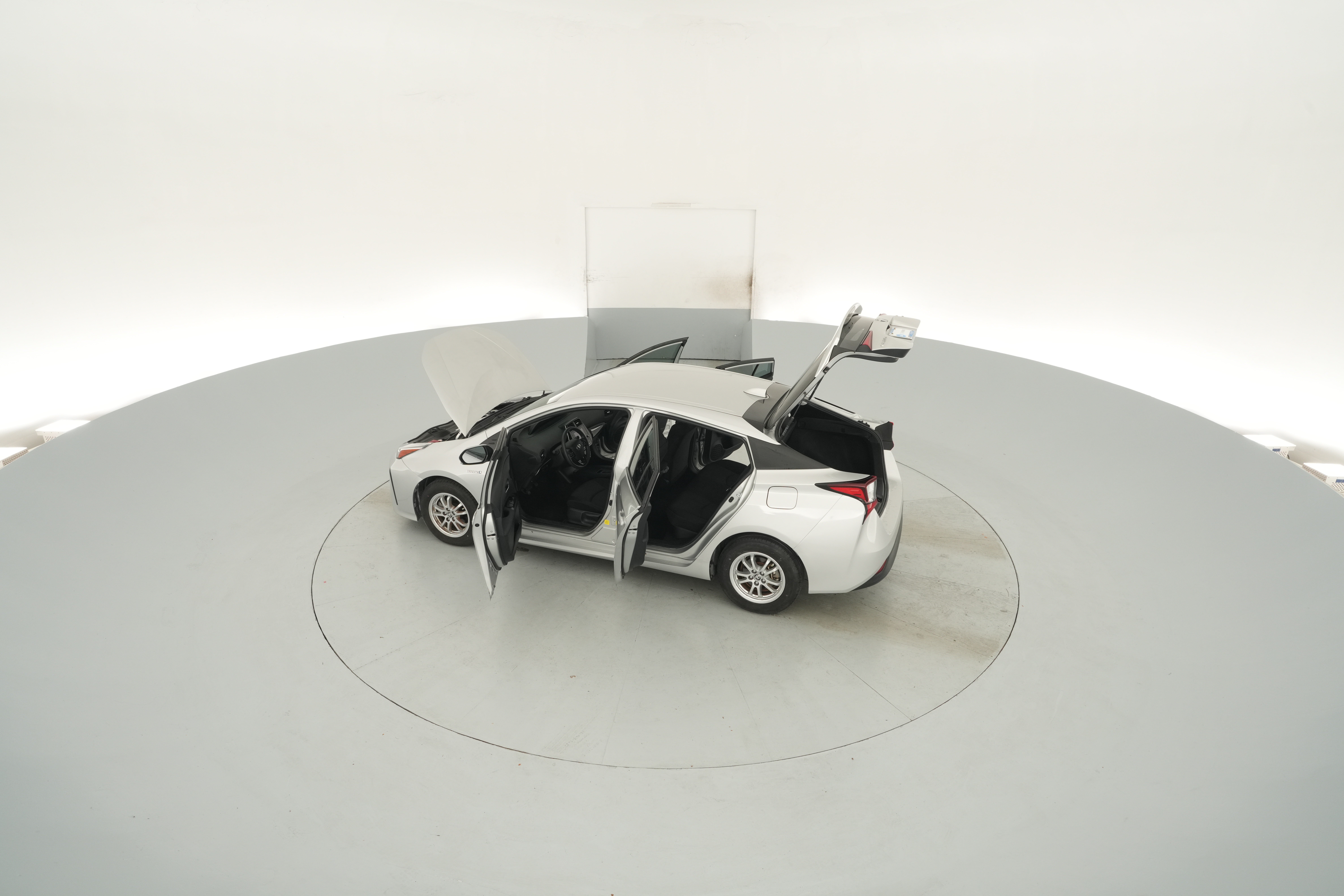 2022 Toyota Prius L Eco - Photo 40
