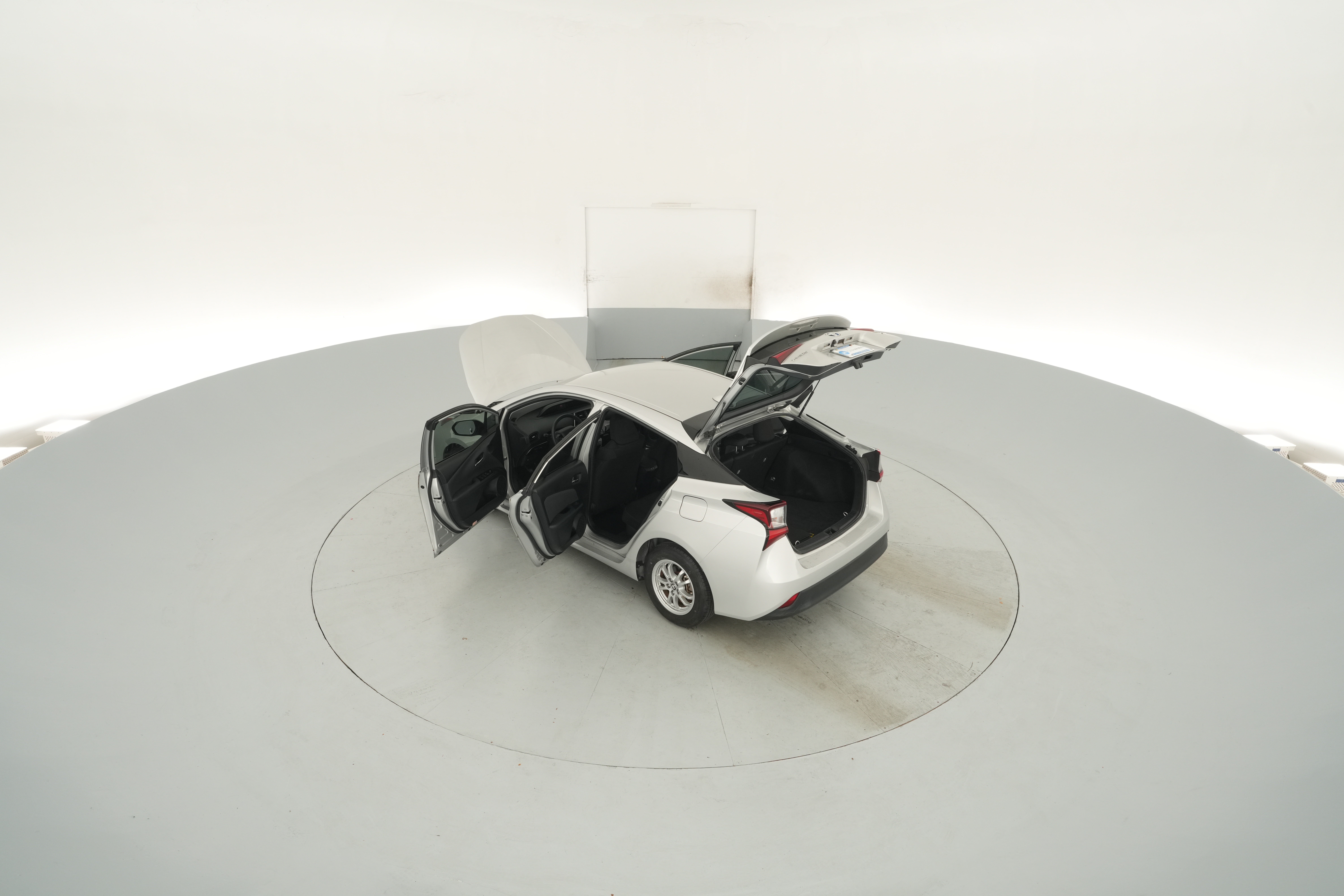 2022 Toyota Prius L Eco - Photo 41