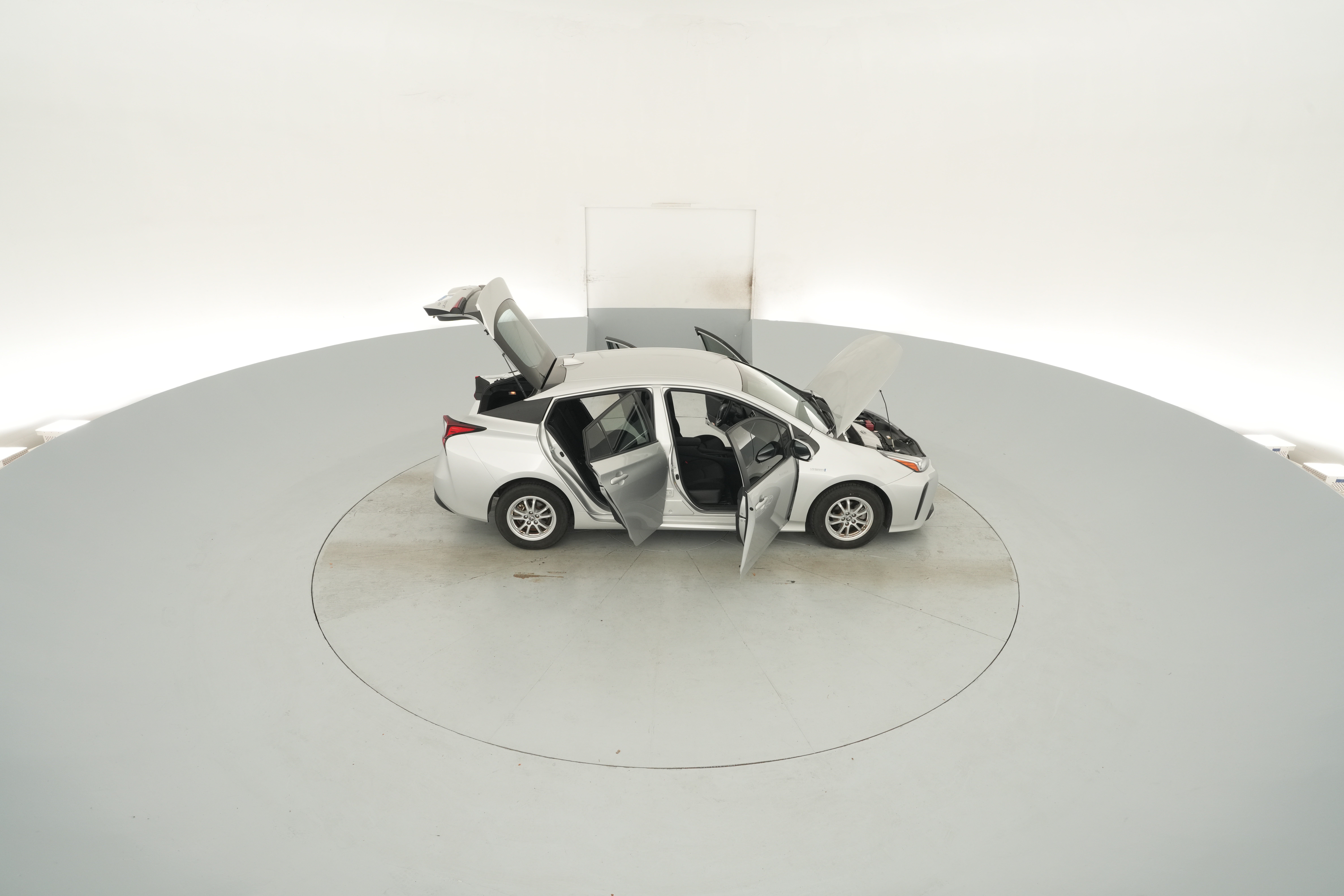 2022 Toyota Prius L Eco - Photo 47