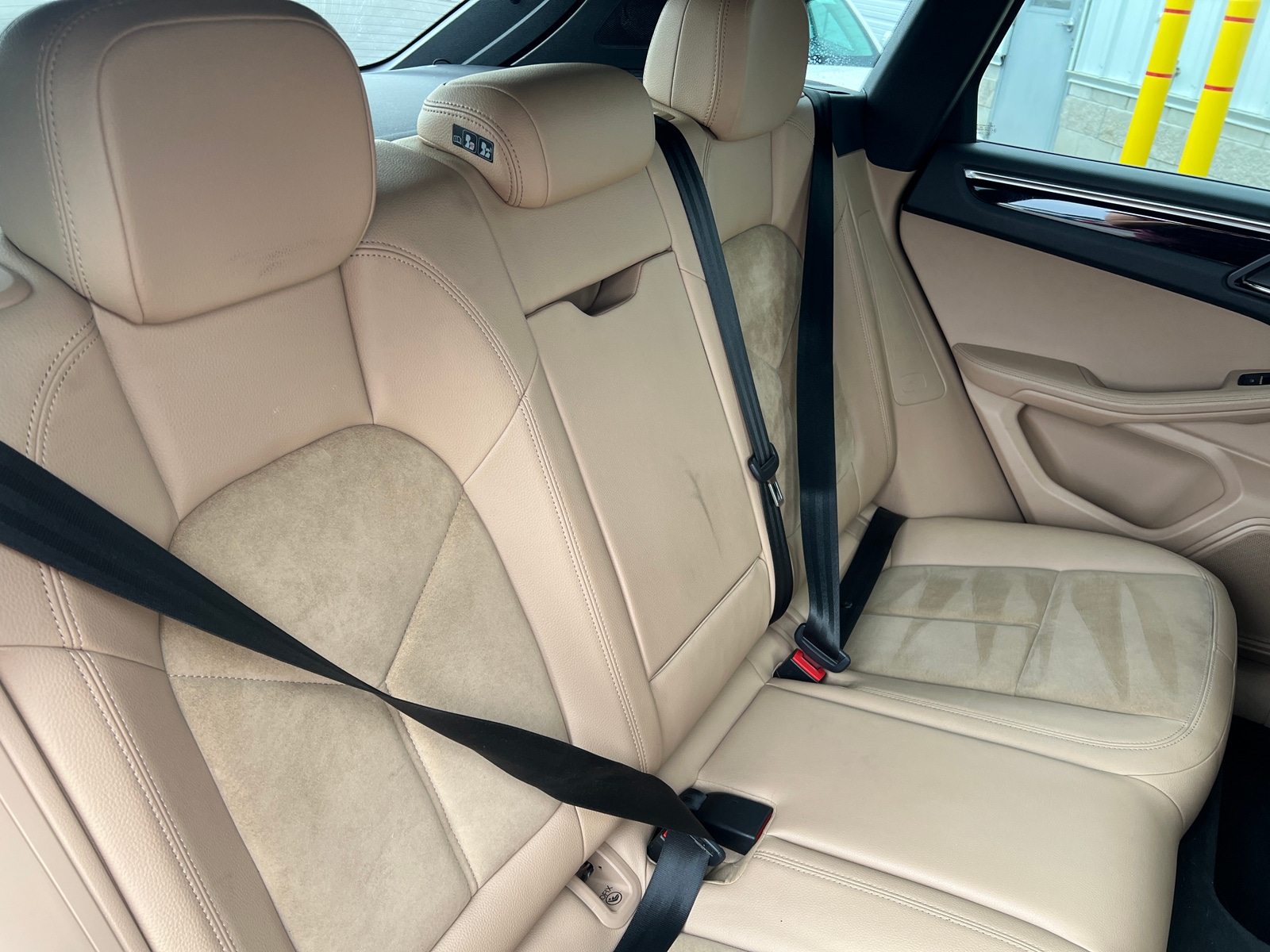 Thumbnail: 2021 Porsche Macan - 6
