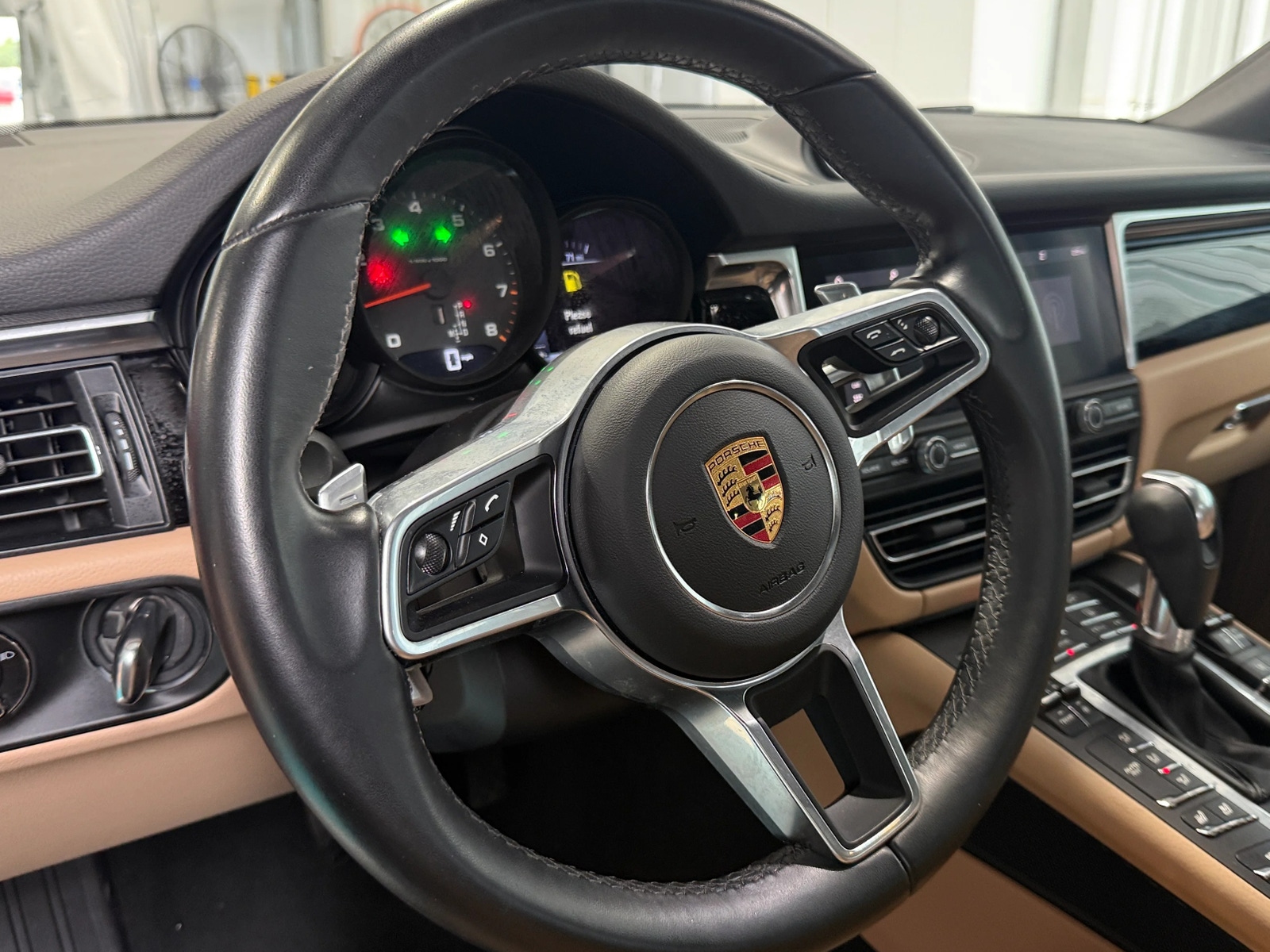 Thumbnail: 2021 Porsche Macan - 4
