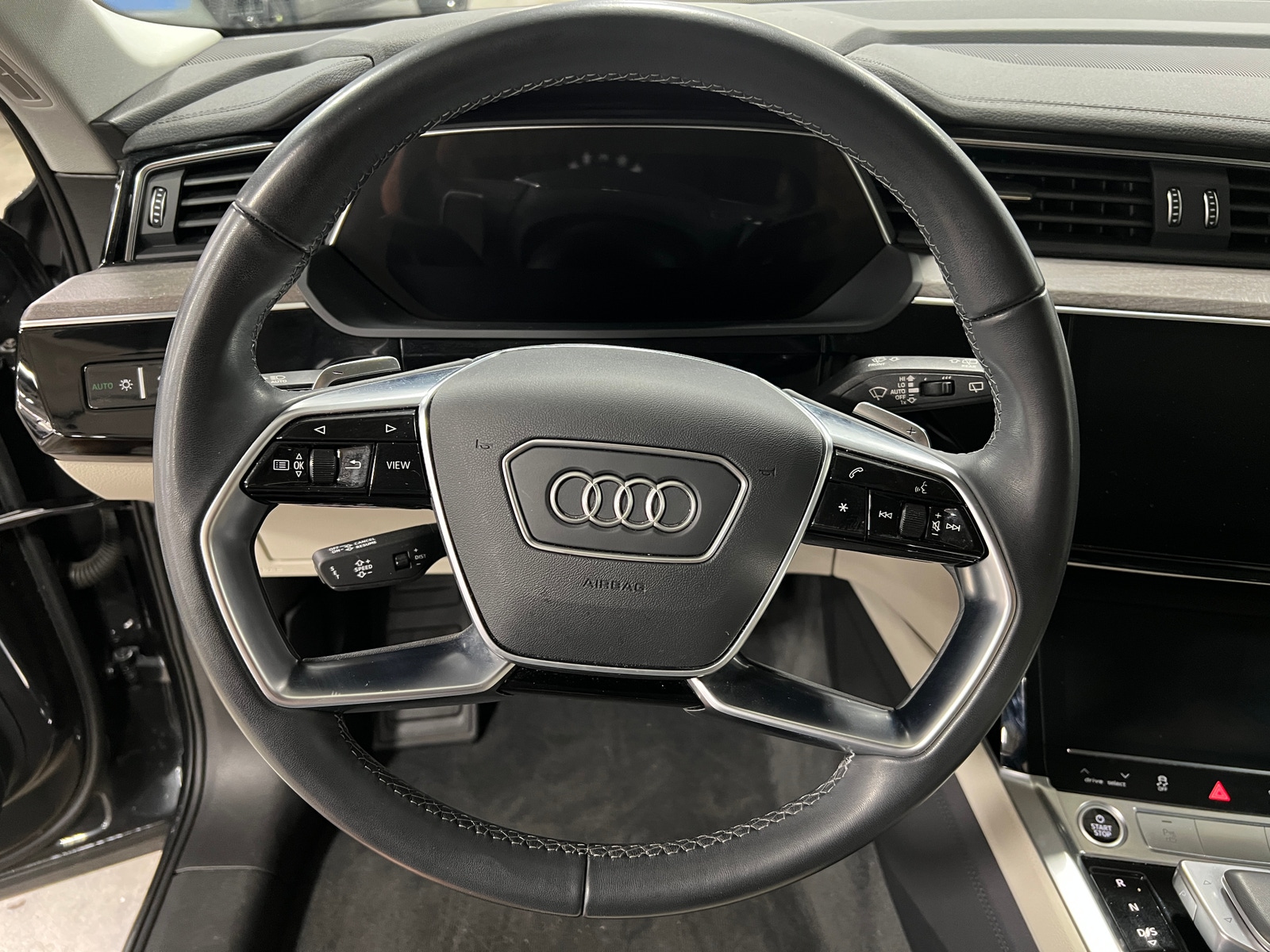 Thumbnail: 2024 Audi Q8 e-tron - 5