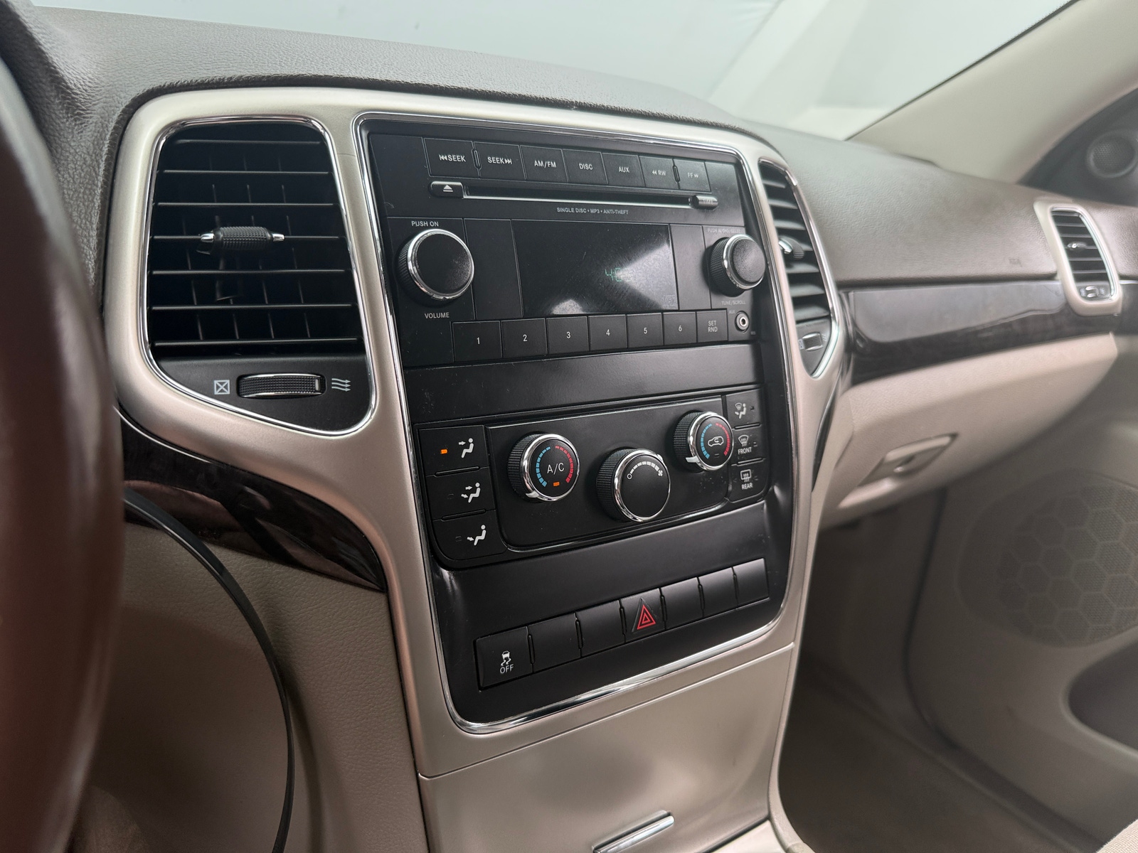 Thumbnail: 2013 Jeep Grand Cherokee - 4