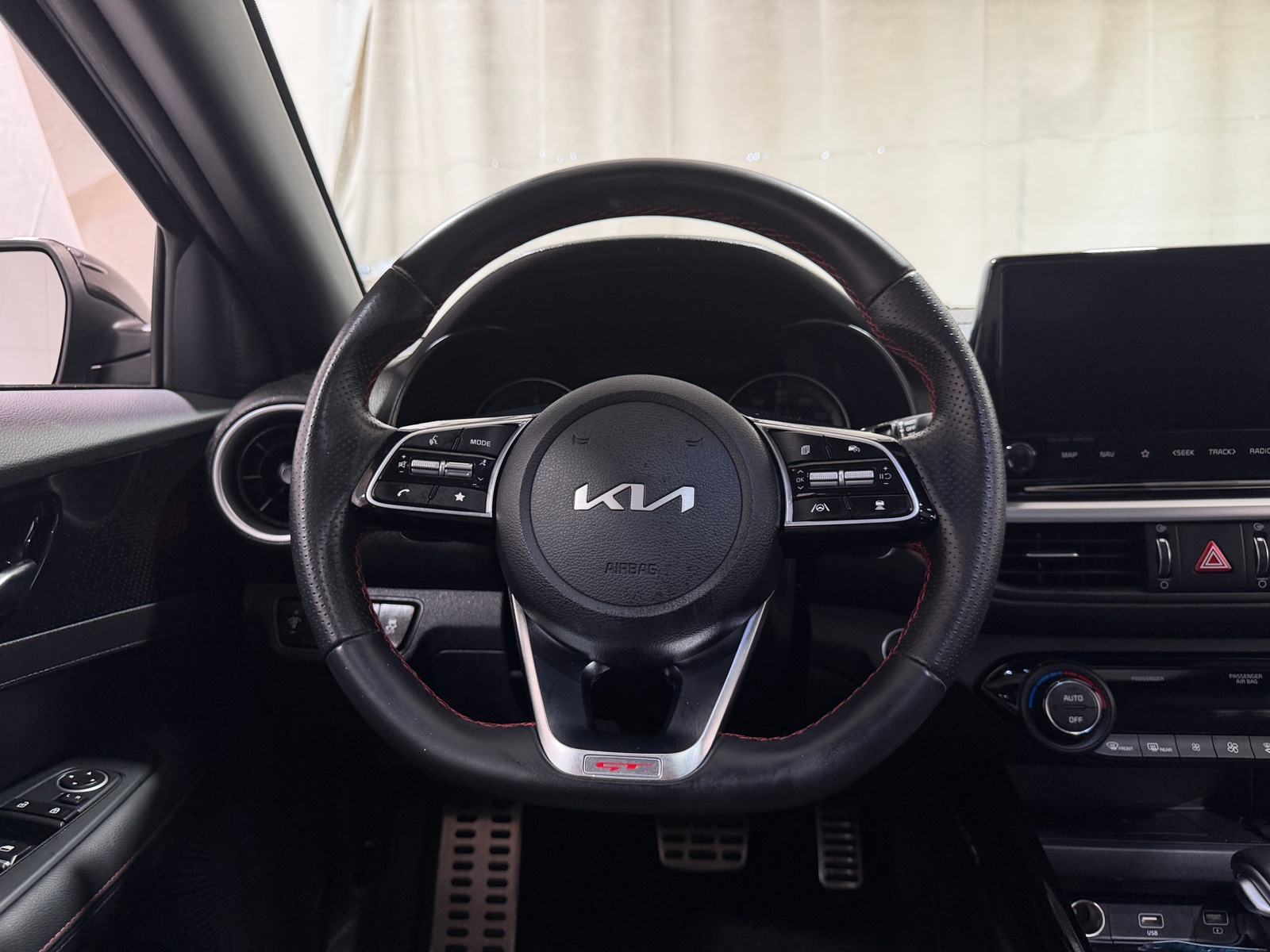 Thumbnail: 2024 Kia Forte - 4