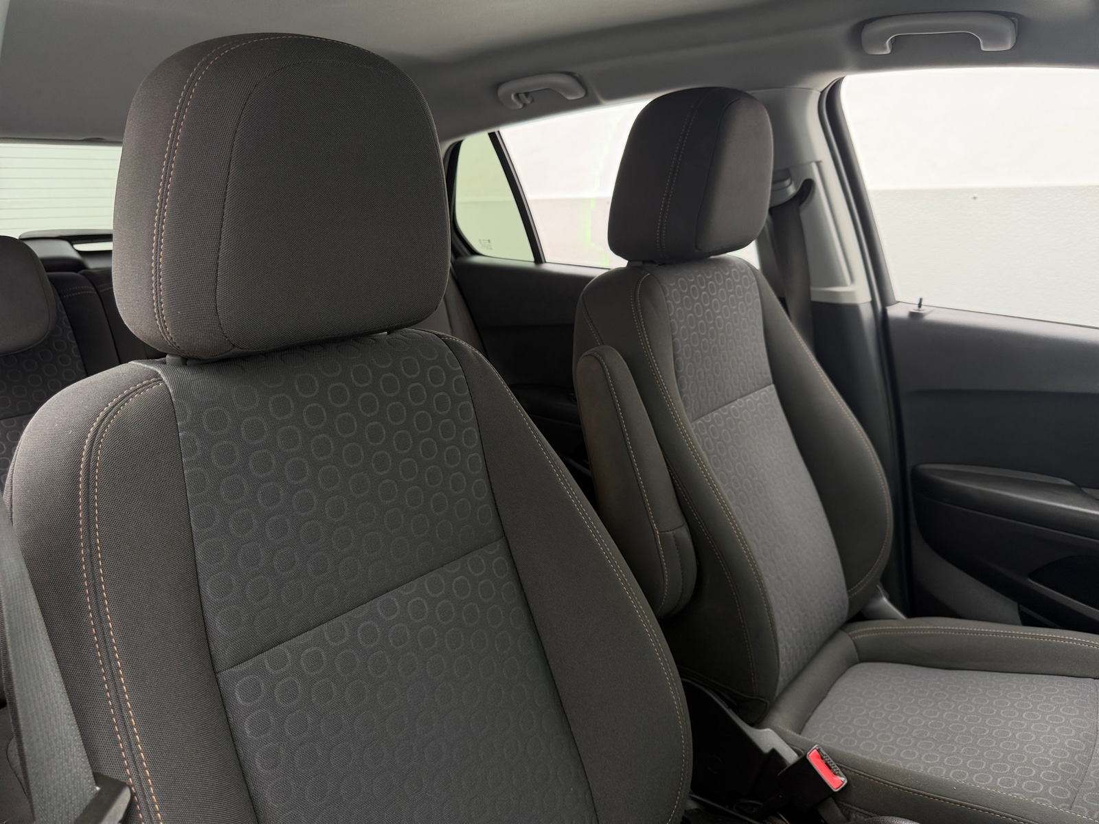Thumbnail: 2022 Chevrolet Trax - 2