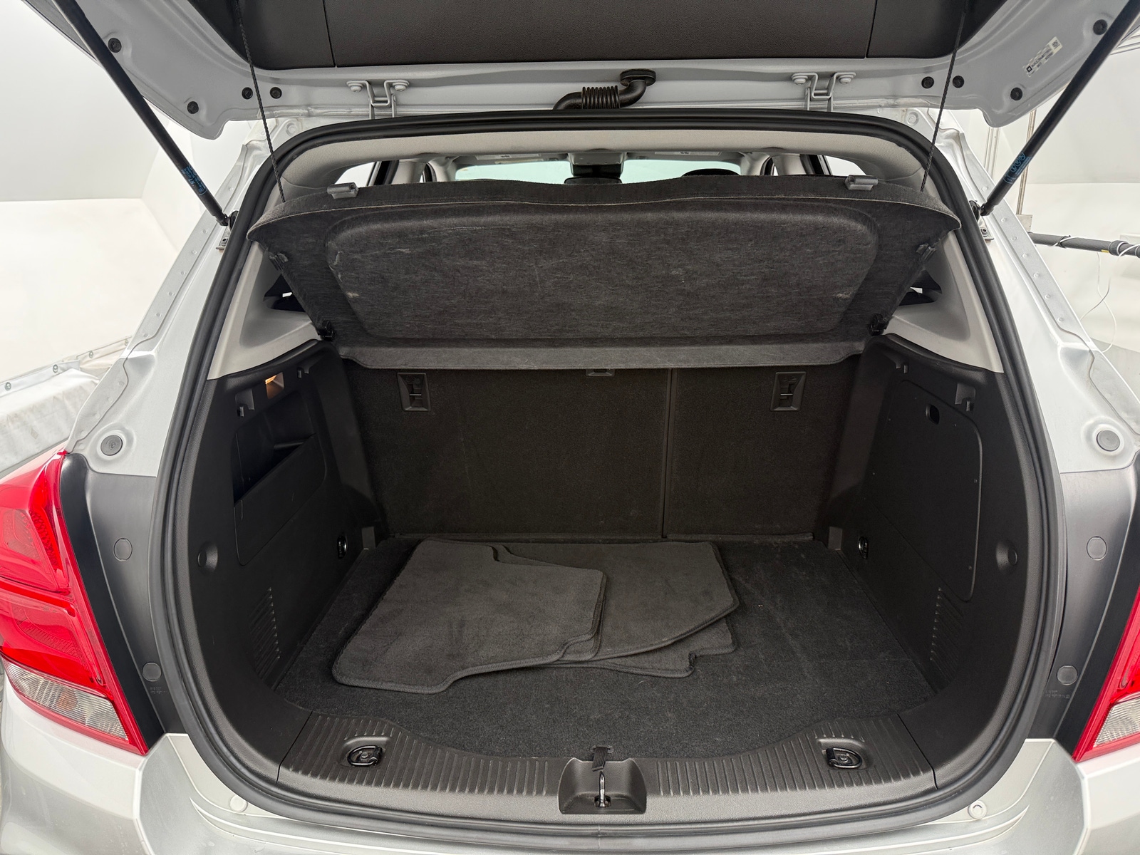 Thumbnail: 2018 Chevrolet Trax - 6