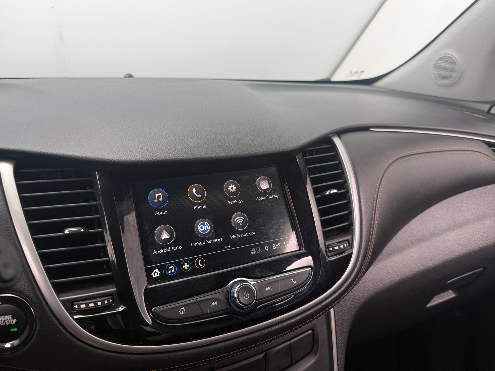 Thumbnail: 2018 Chevrolet Trax - 3