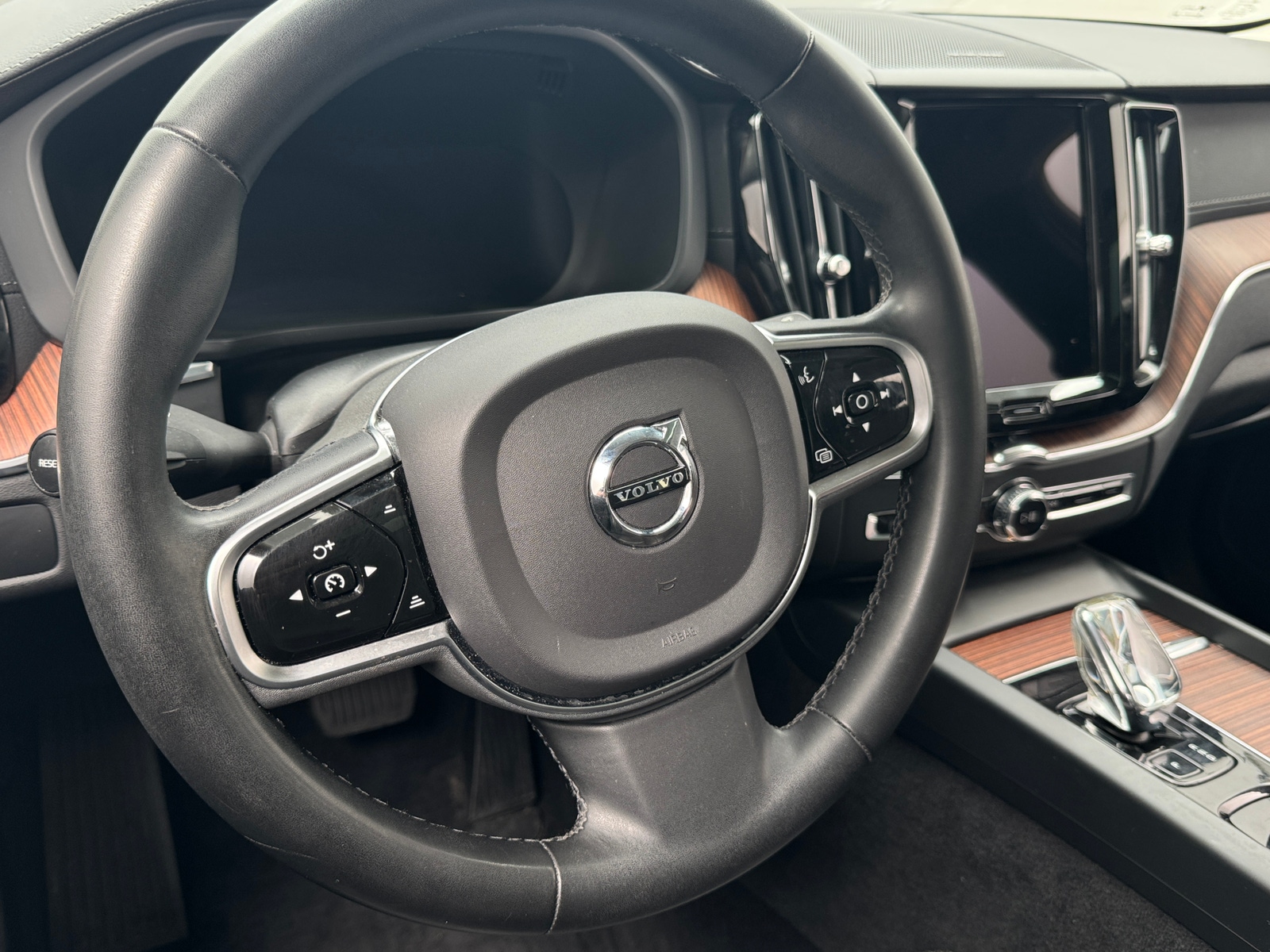 Thumbnail: 2023 Volvo XC60 - 4